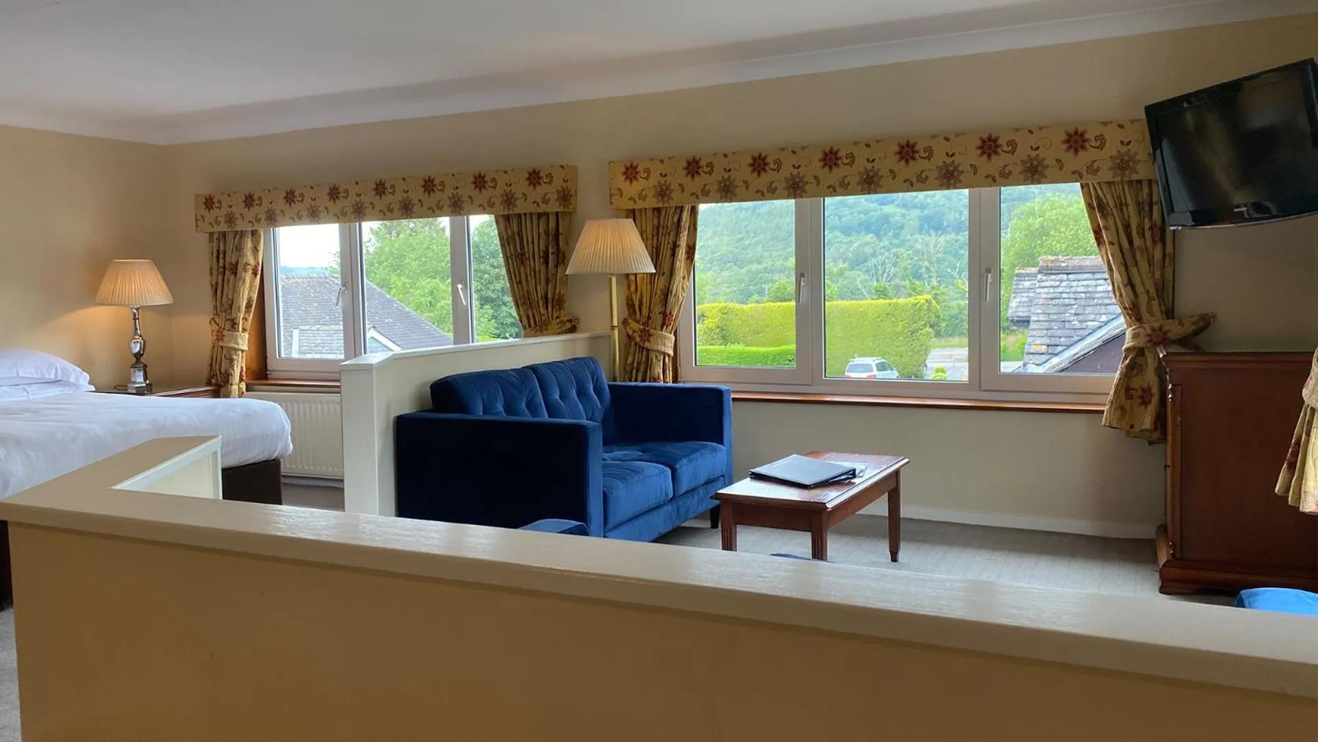 Bedroom, Bed in Lake District Castle Inn