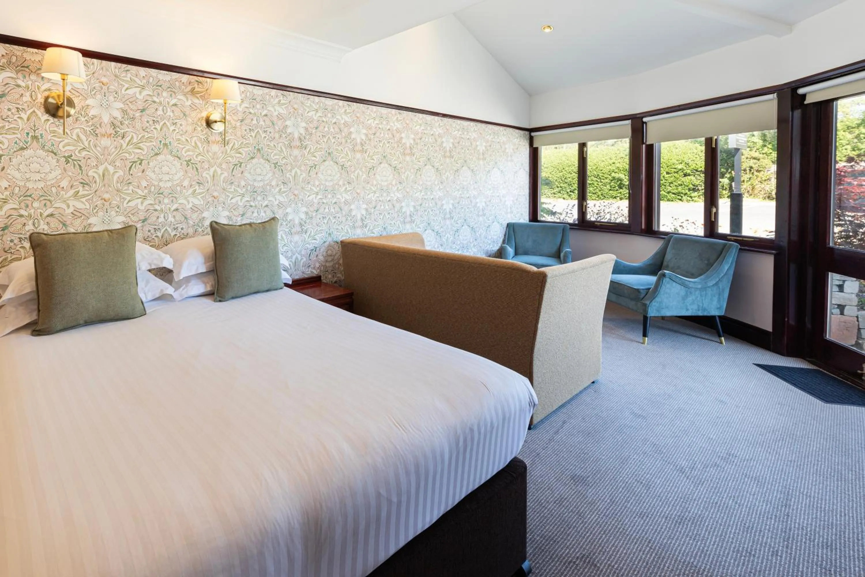 Bedroom, Bed in Lake District Castle Inn