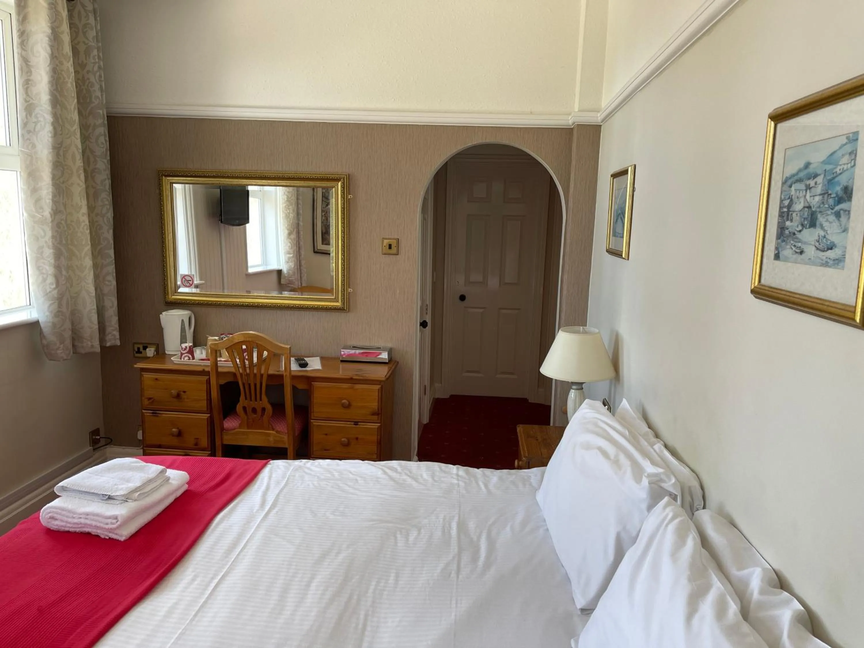 Bed in Porth Avallen Hotel