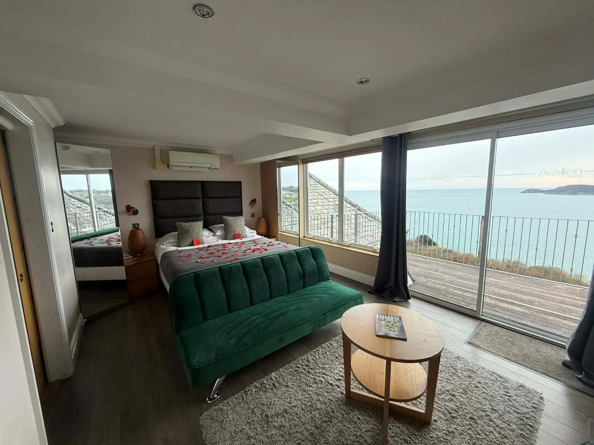 Bed in Porth Avallen Hotel