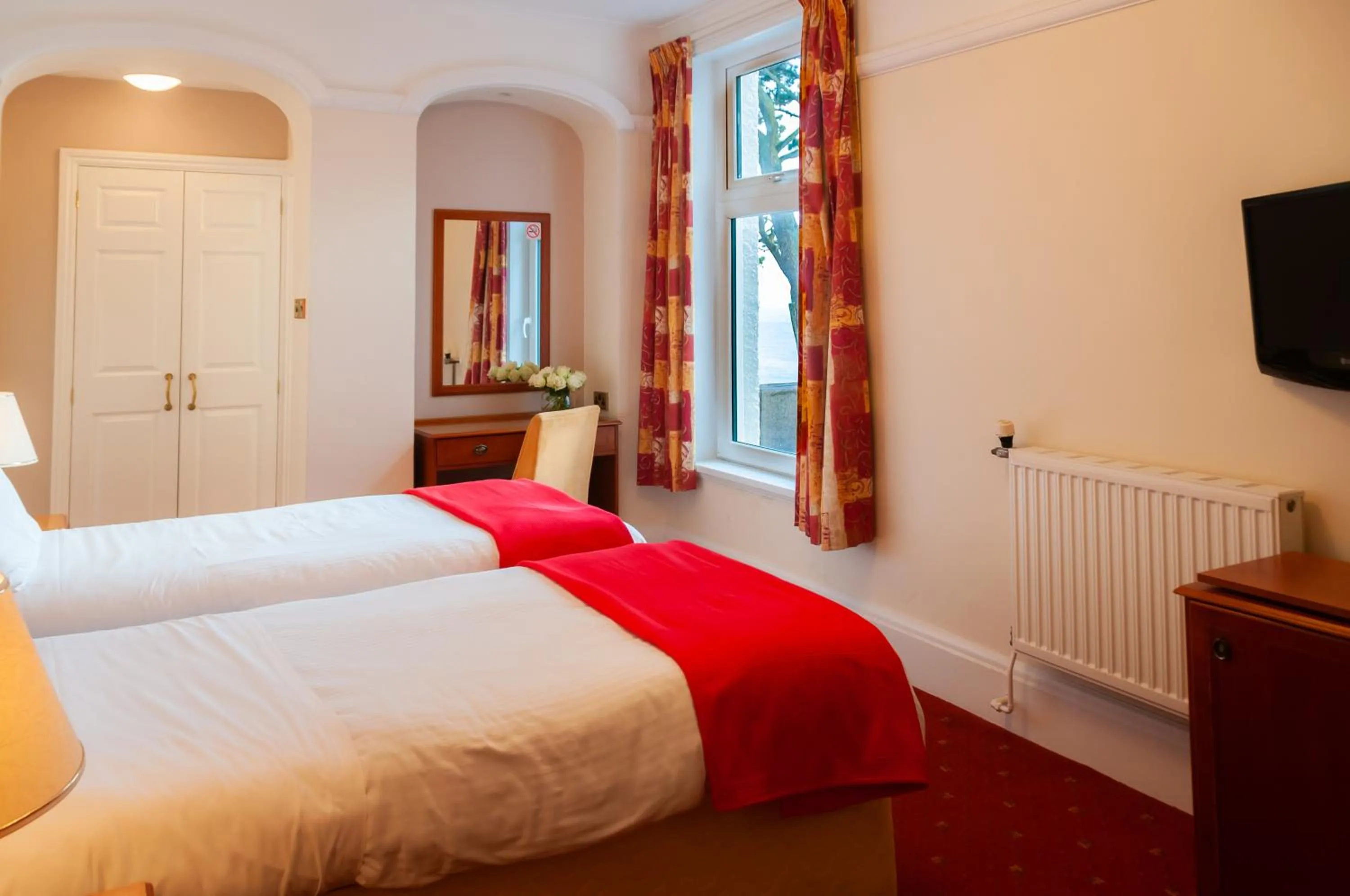 Bed in Porth Avallen Hotel