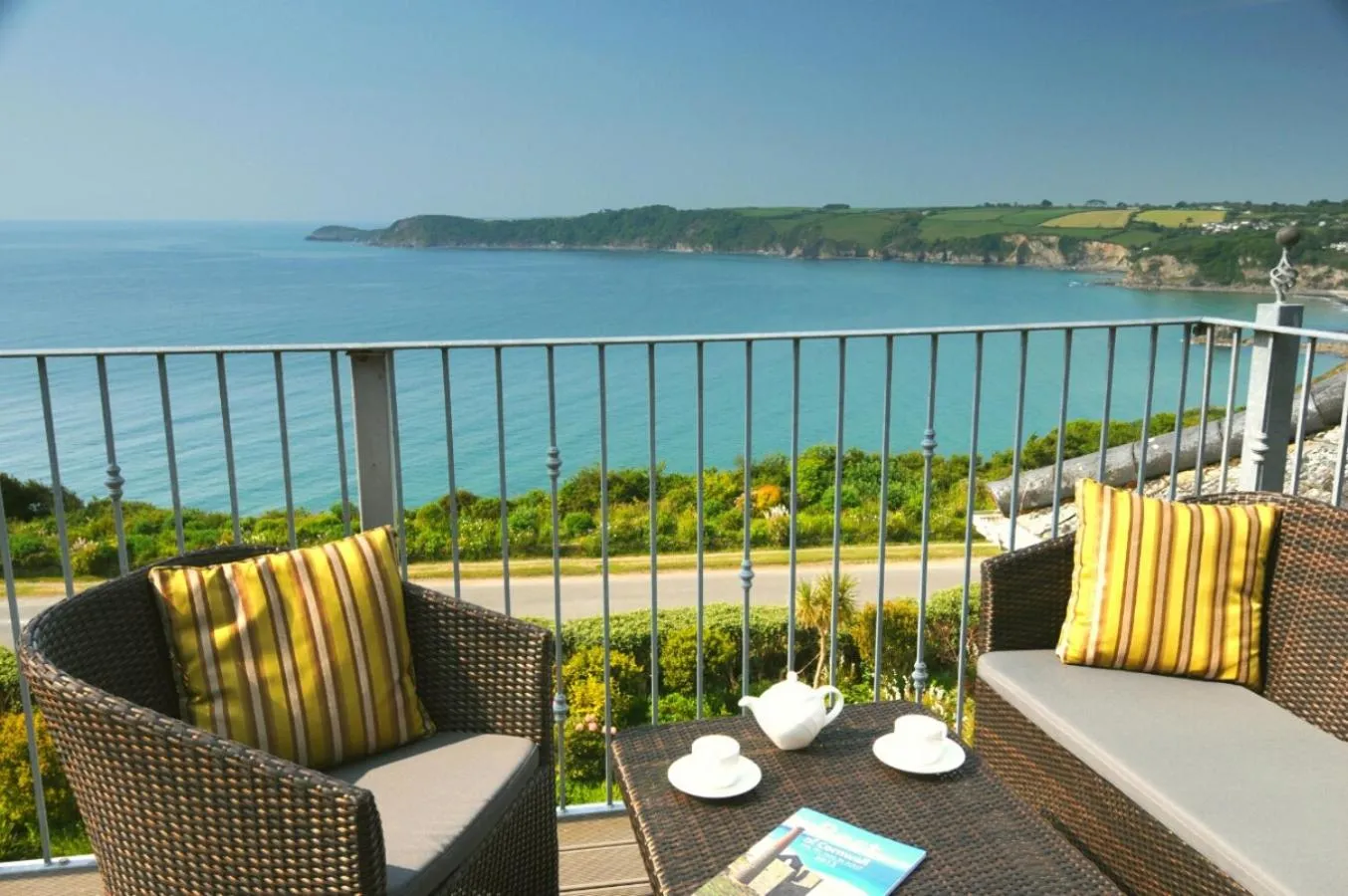 Sea view in Porth Avallen Hotel