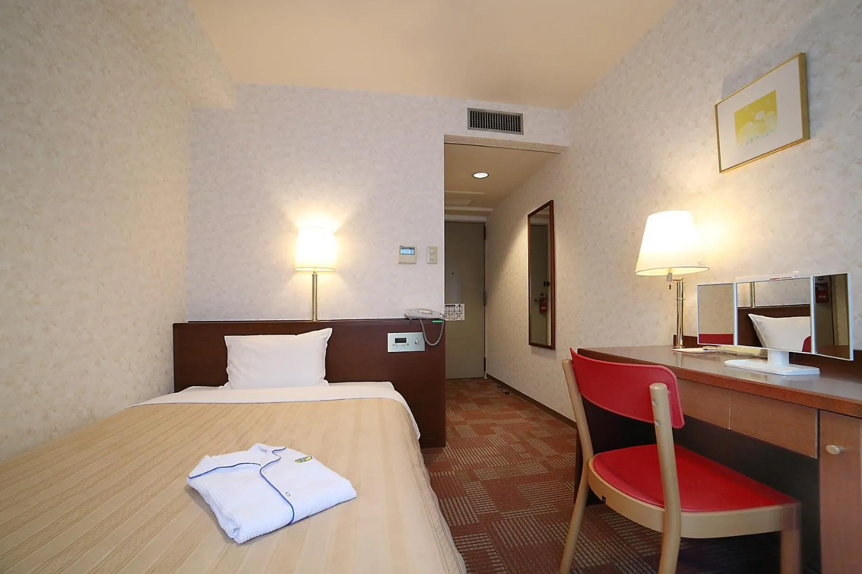 Photo of the whole room, Bed in Kumegawa Wing Hotel
