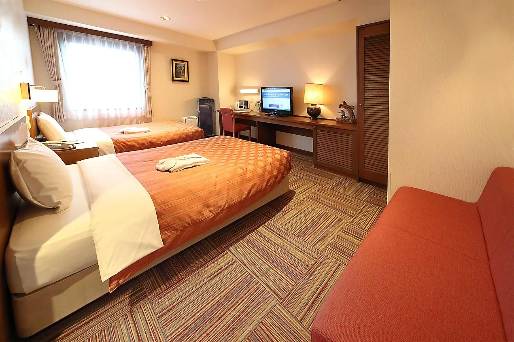 Photo of the whole room, Bed in Kumegawa Wing Hotel