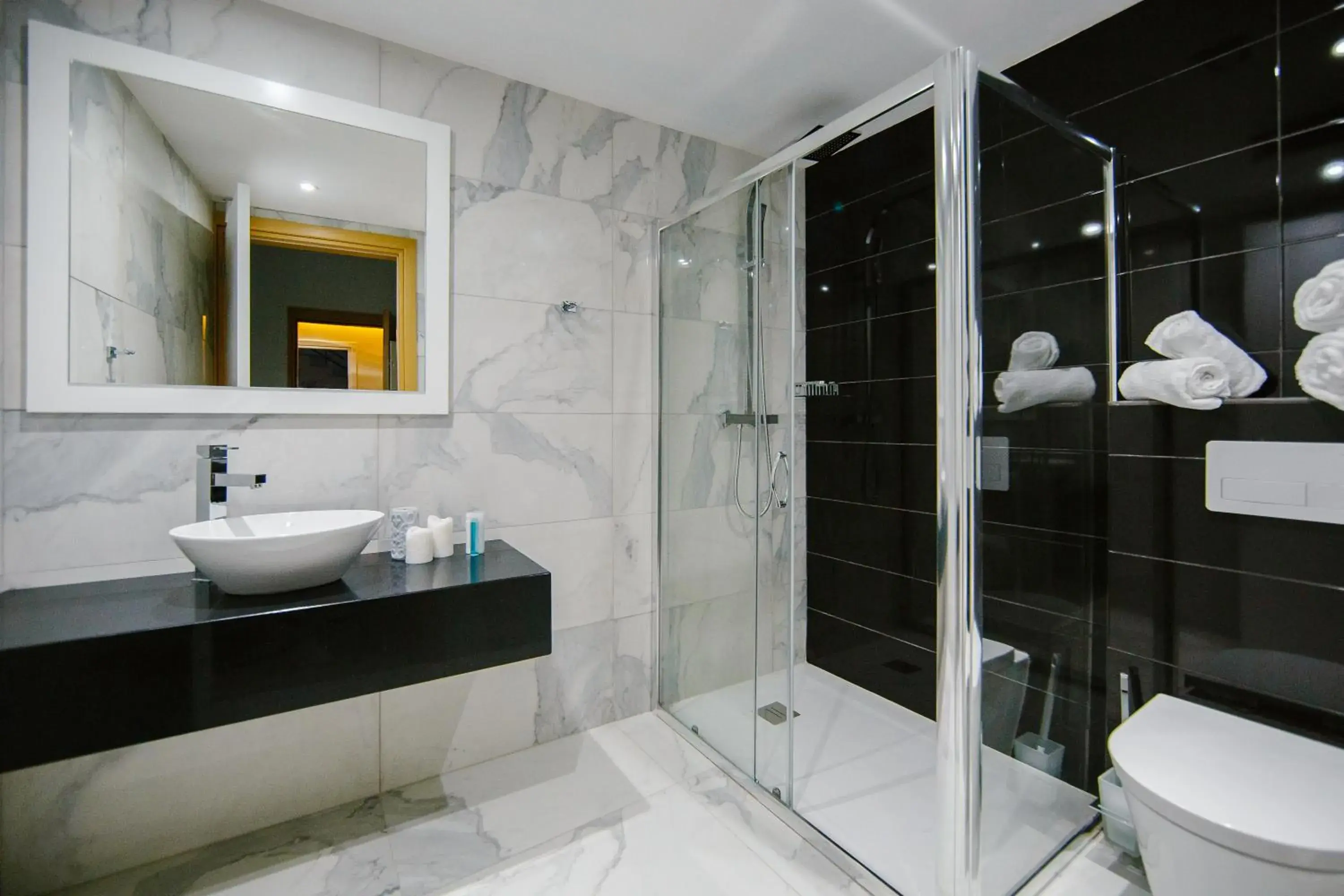 Double or Twin Room with Balcony in Qbic City Hotel Double or Twin Room with Balcony in Qbic City Hotel