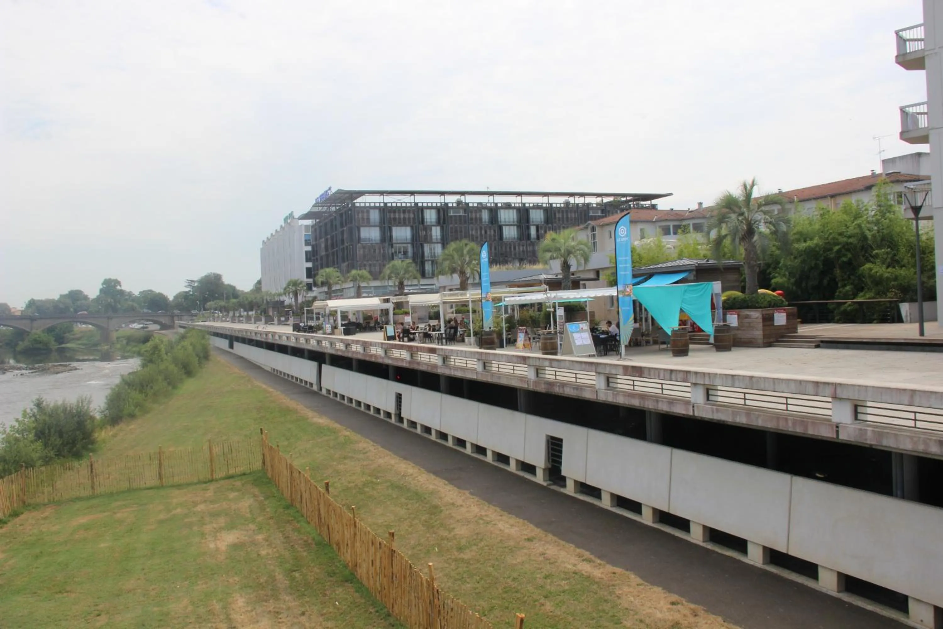 Property building in Les Thermes