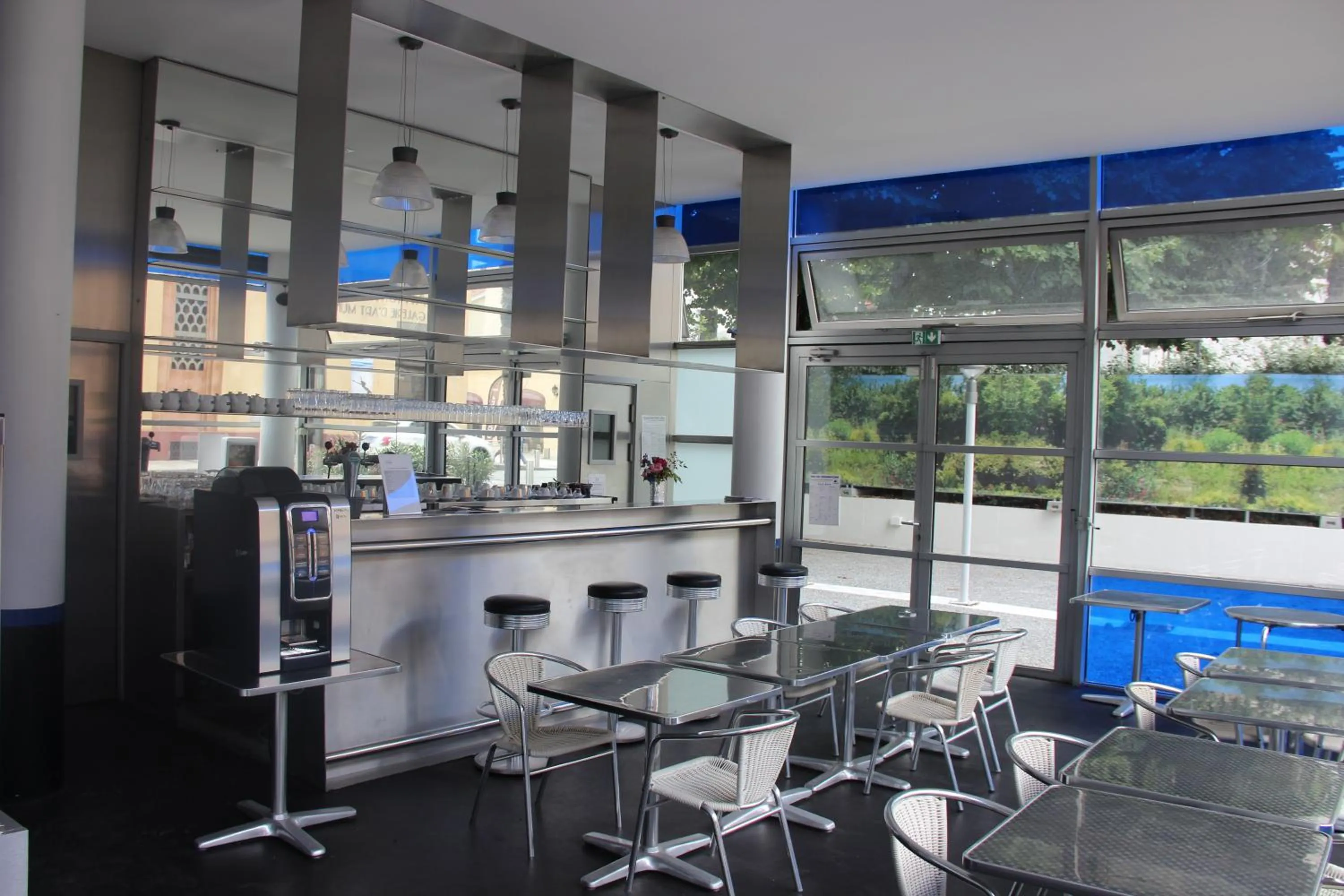 Lounge or bar in Les Thermes