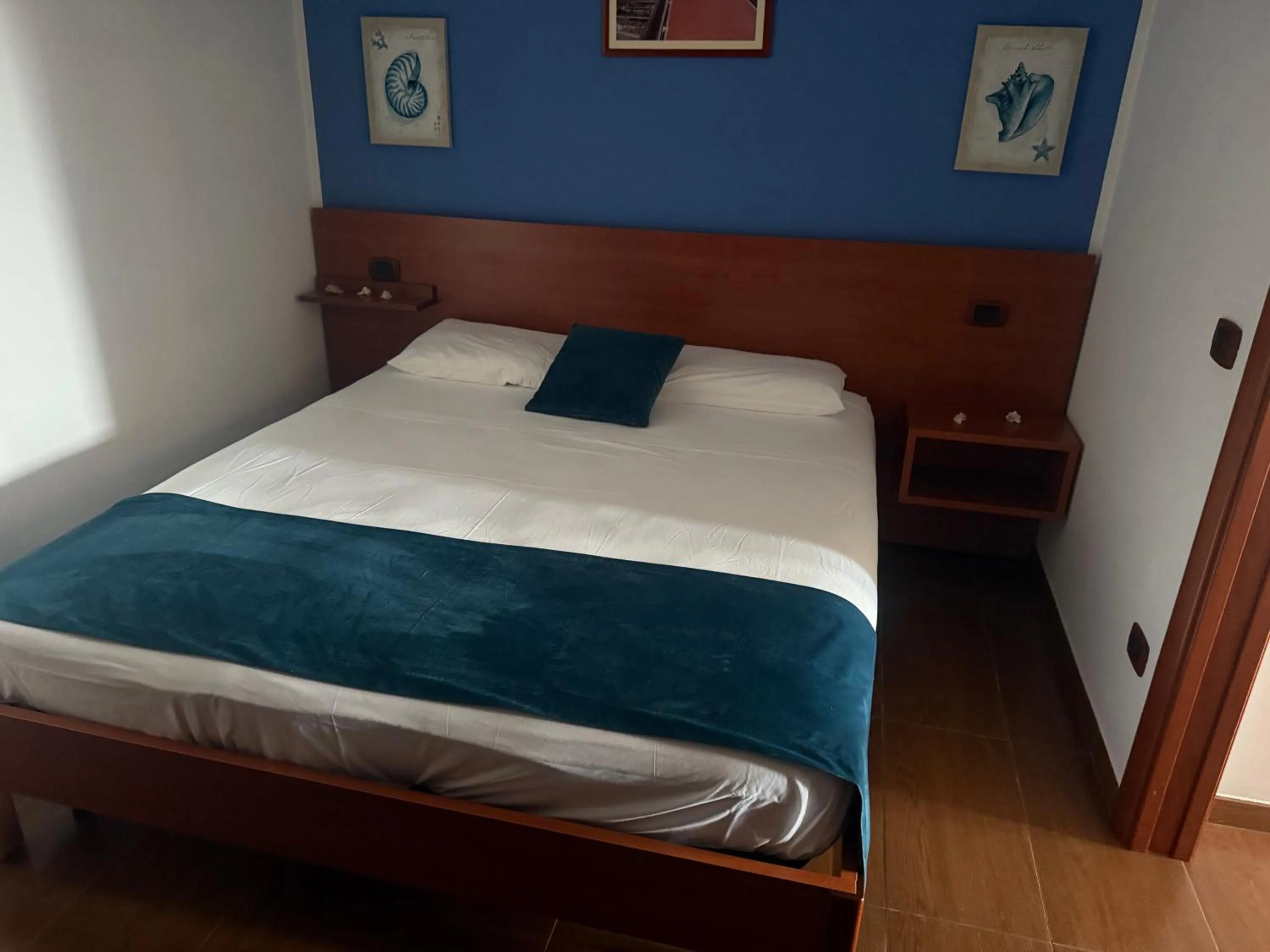 Bedroom, Bed in Residence Bandiera Gialla