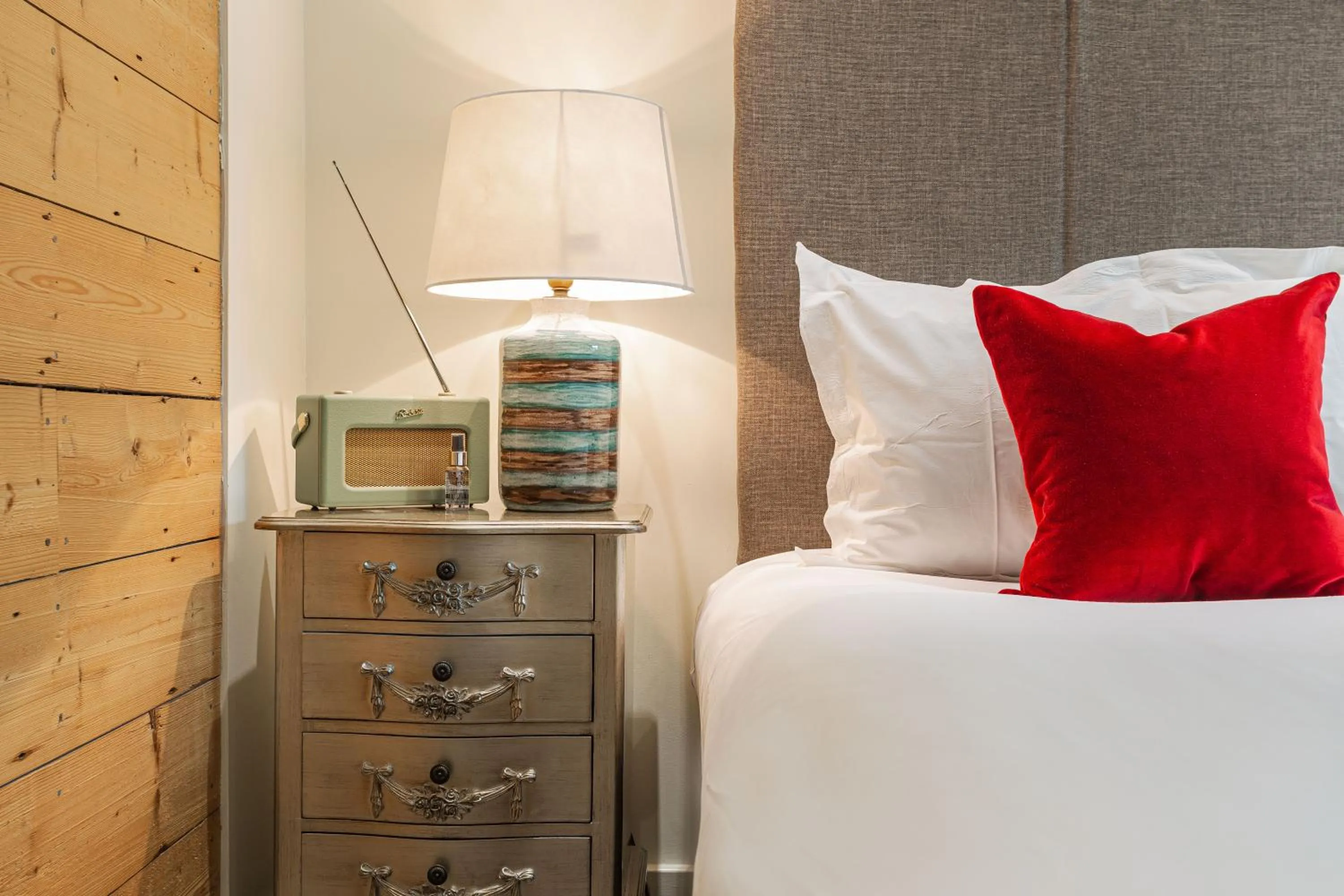 Bed in Forest Park Country Hotel & Inn, Brockenhurst, New Forest, Hampshire - The Coaching Inn Group