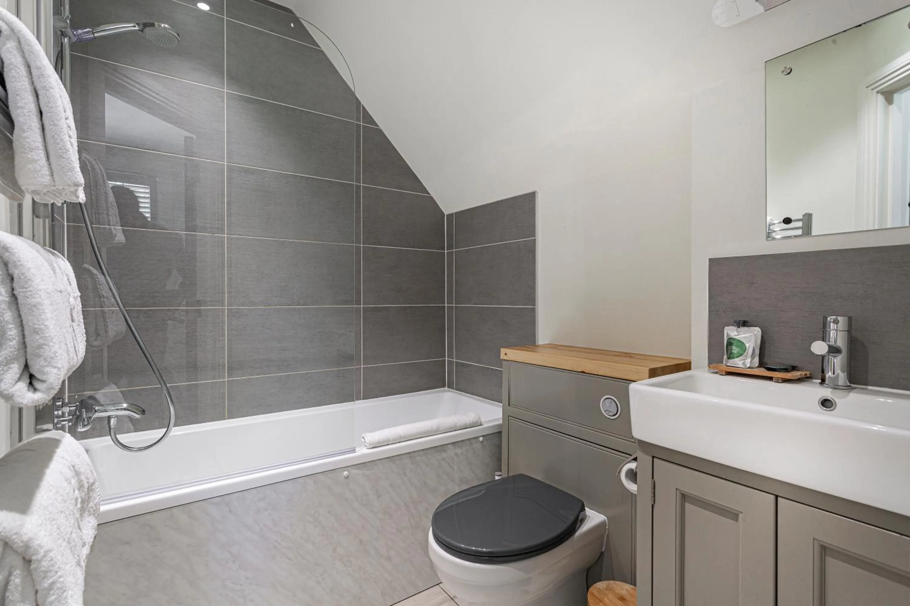 Bathroom in Forest Park Country Hotel & Inn, Brockenhurst, New Forest, Hampshire - The Coaching Inn Group