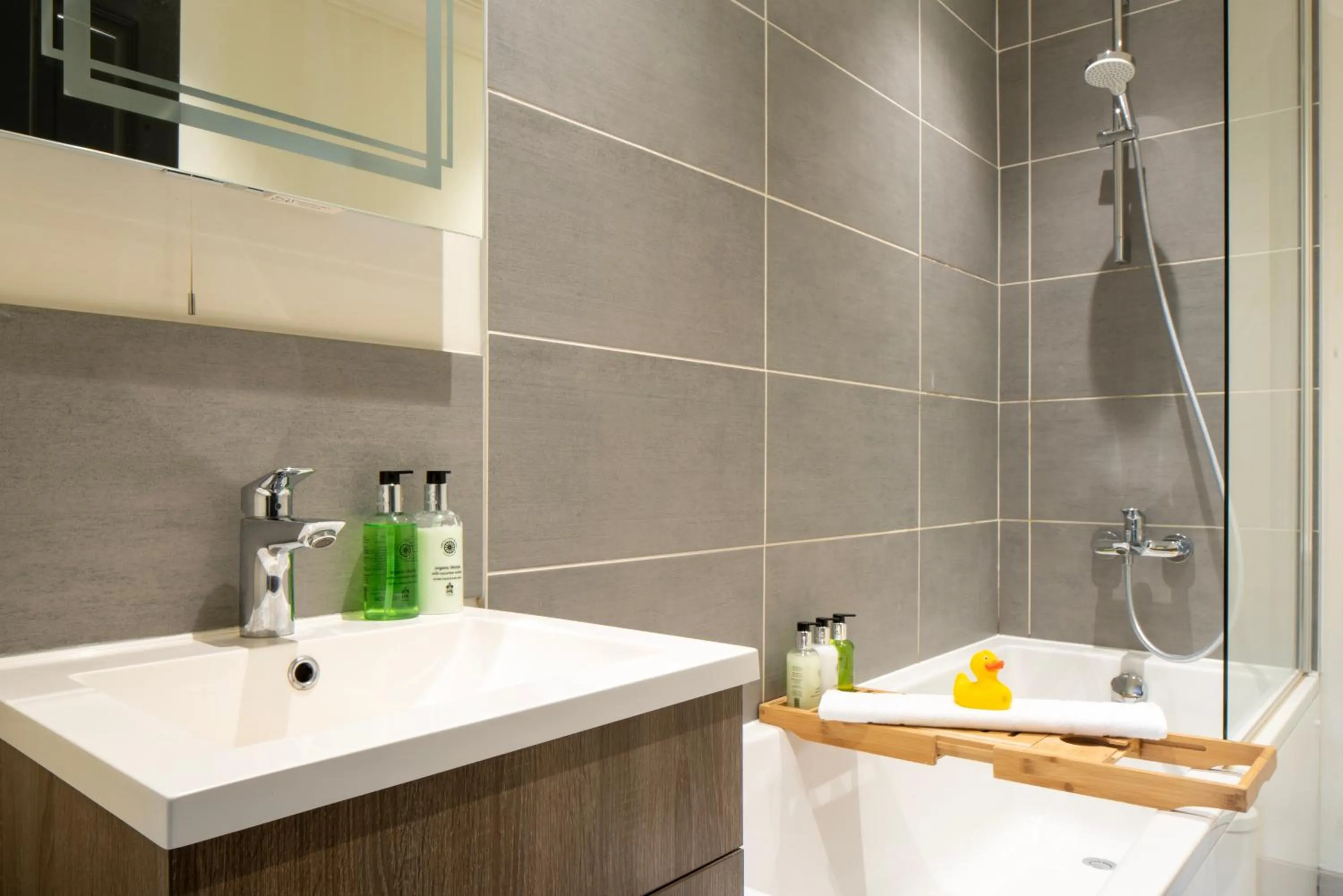 Shower in Forest Park Country Hotel & Inn, Brockenhurst, New Forest, Hampshire - The Coaching Inn Group