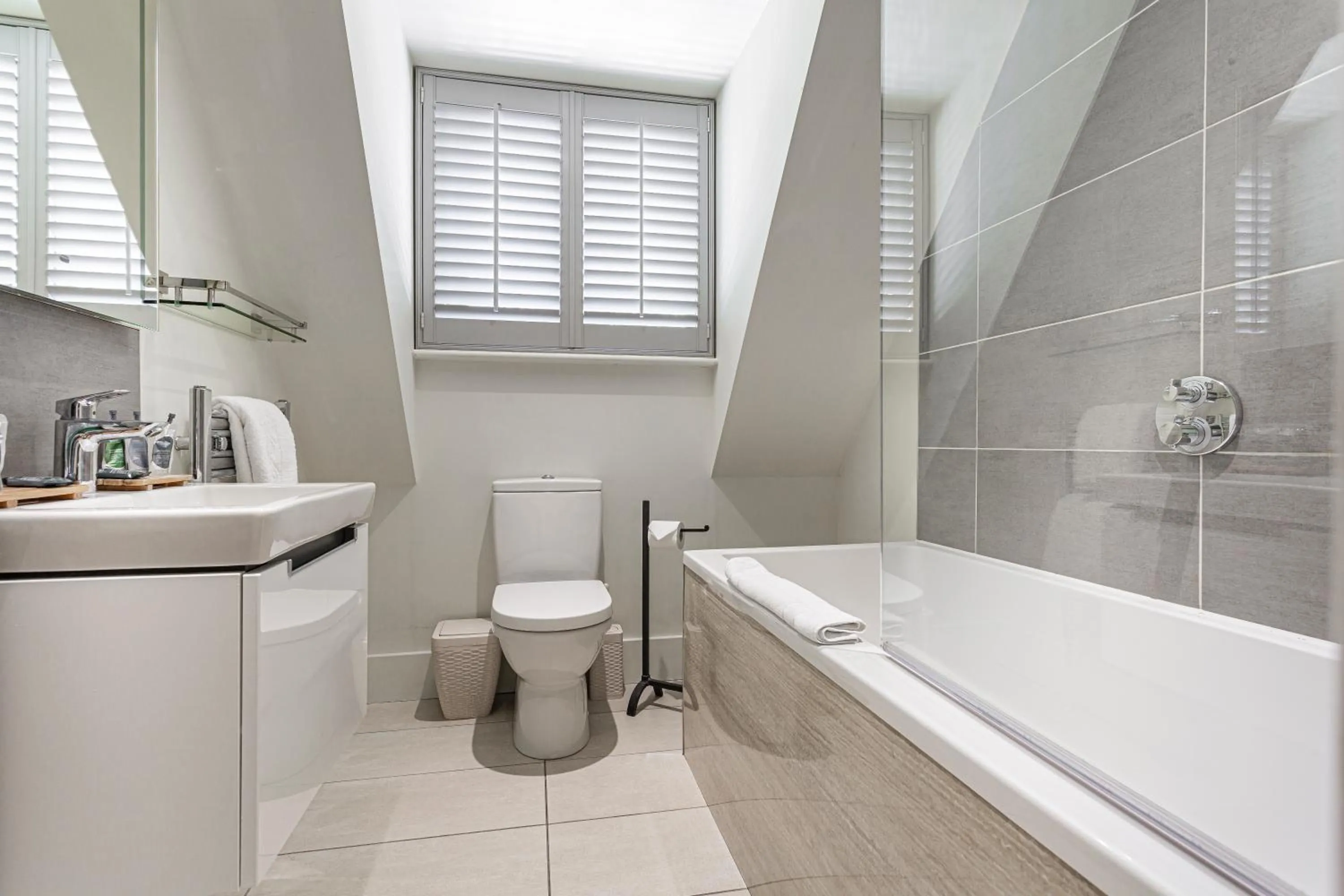 Bathroom in Forest Park Country Hotel & Inn, Brockenhurst, New Forest, Hampshire - The Coaching Inn Group