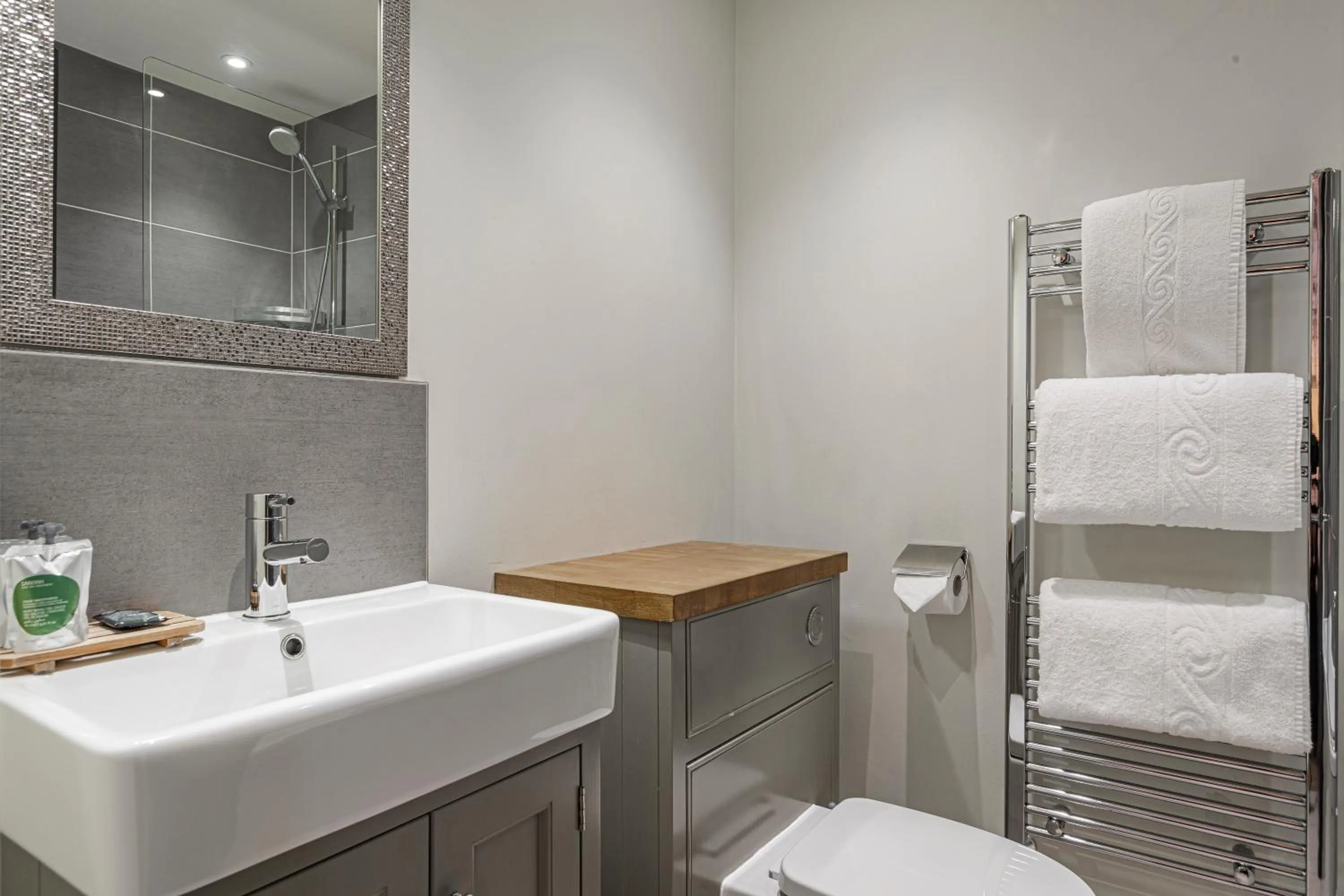 Bathroom in Forest Park Country Hotel & Inn, Brockenhurst, New Forest, Hampshire - The Coaching Inn Group