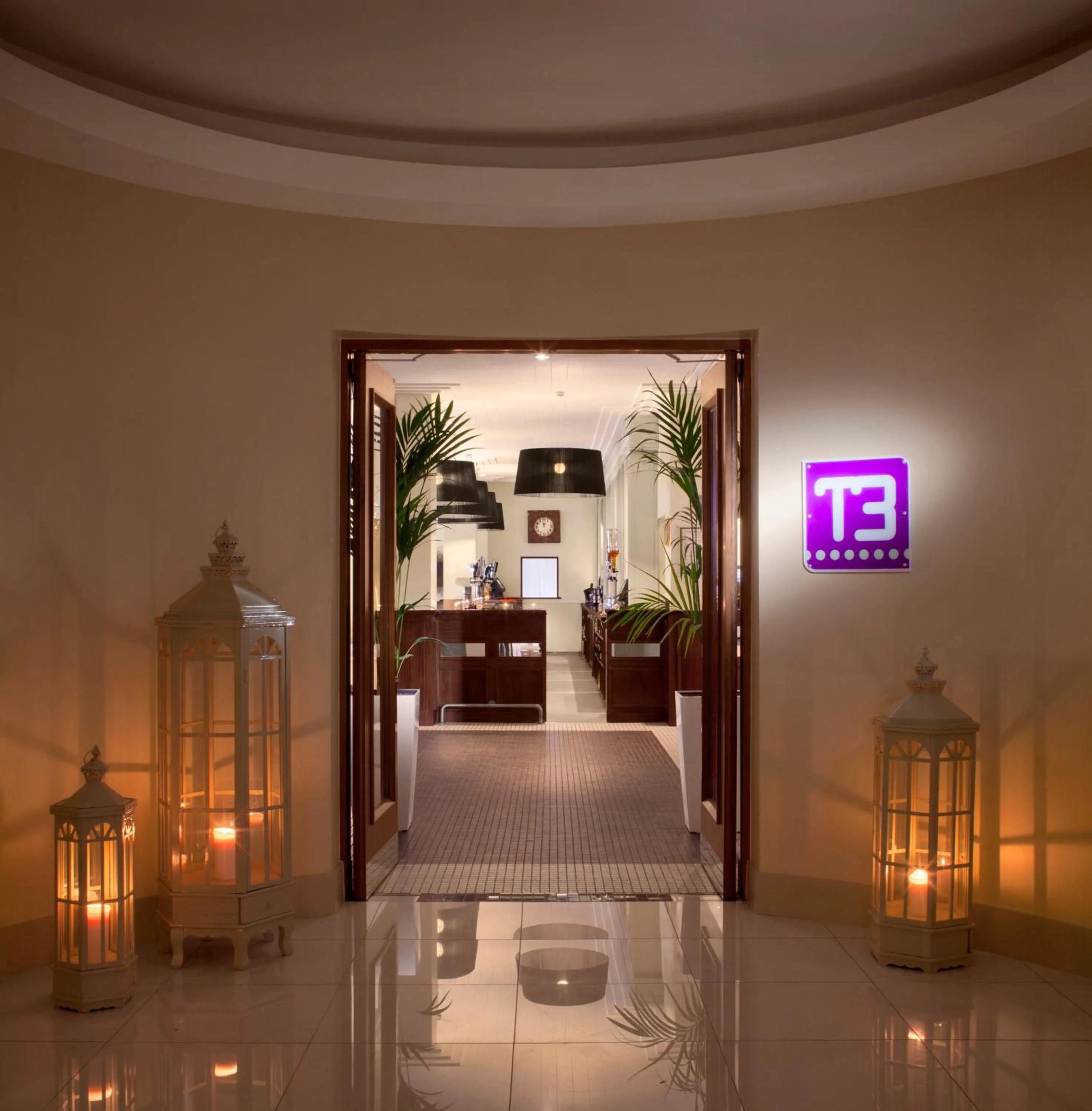 Lounge or bar in Radisson Blu Hotel Dublin Airport