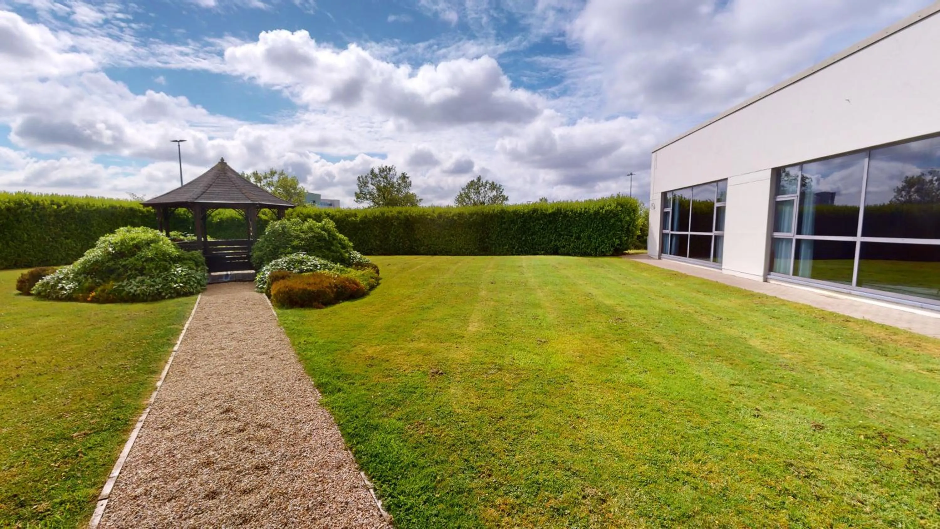 Garden in Radisson Blu Hotel Dublin Airport
