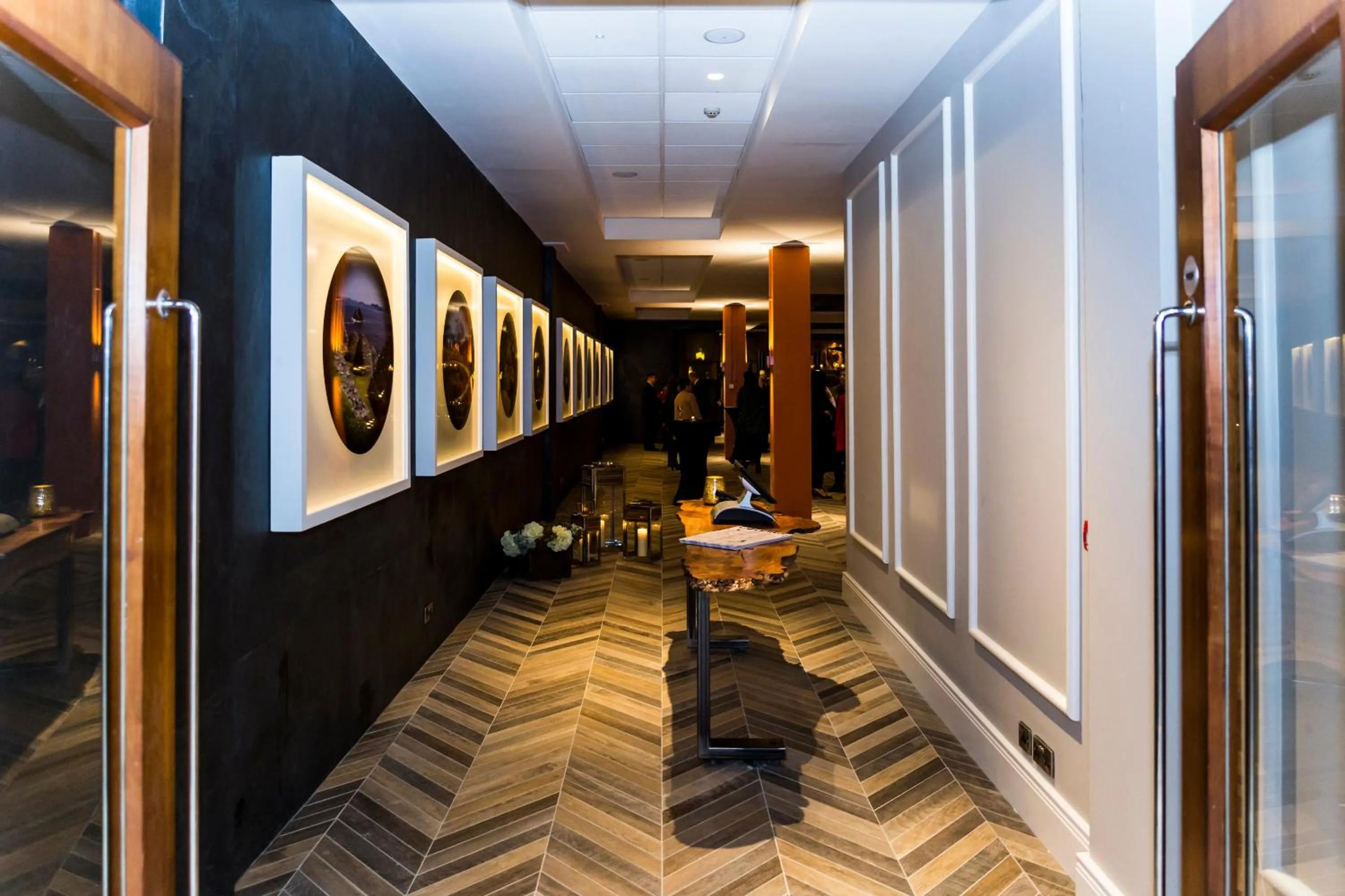 Restaurant/places to eat in Radisson Blu Hotel Dublin Airport