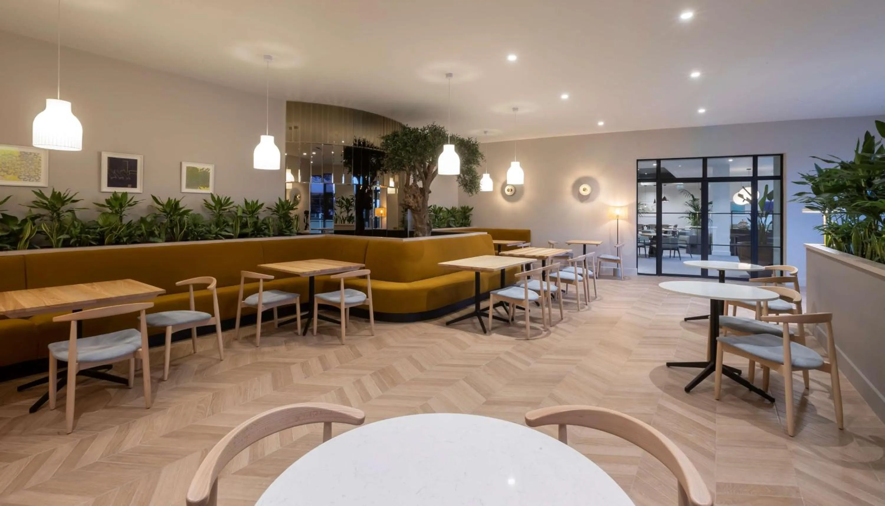 Lounge or bar in Radisson Blu Hotel Dublin Airport