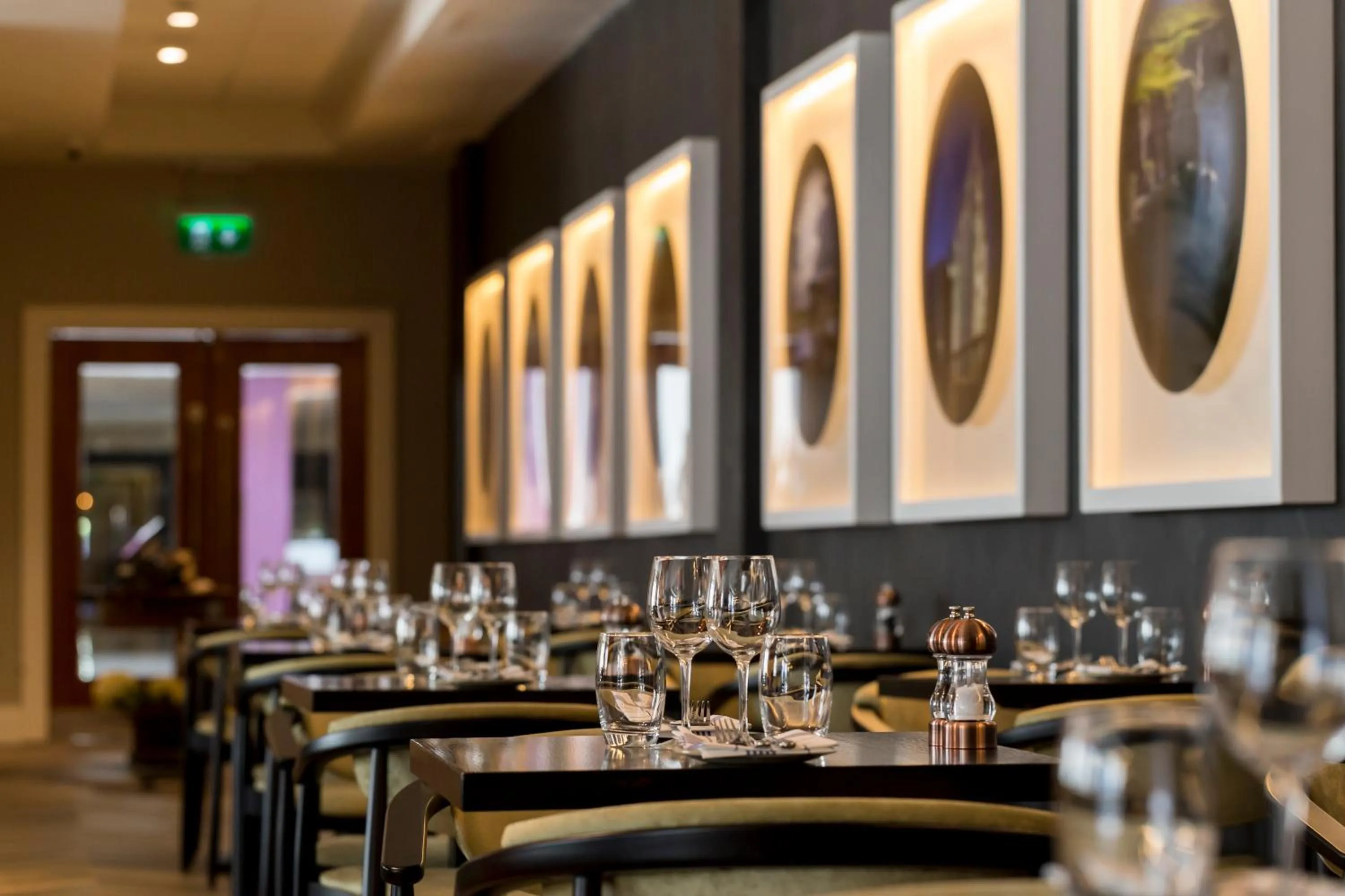 Restaurant/places to eat in Radisson Blu Hotel Dublin Airport