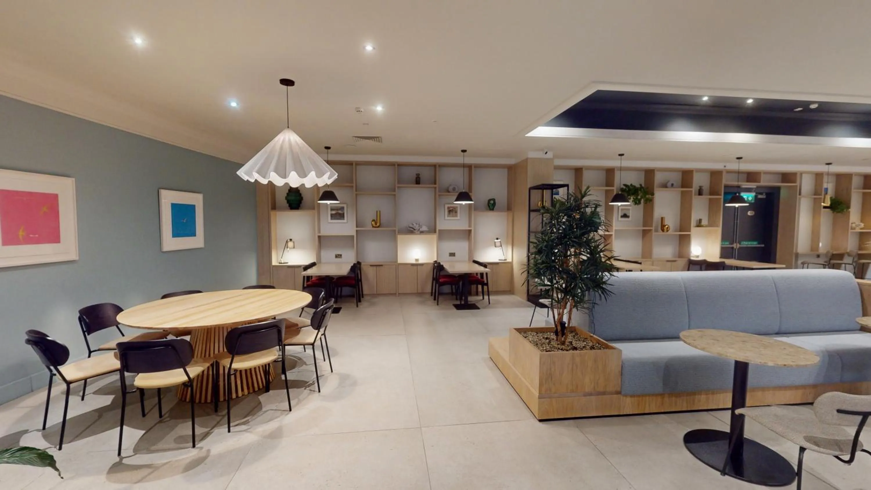 Lounge or bar in Radisson Blu Hotel Dublin Airport