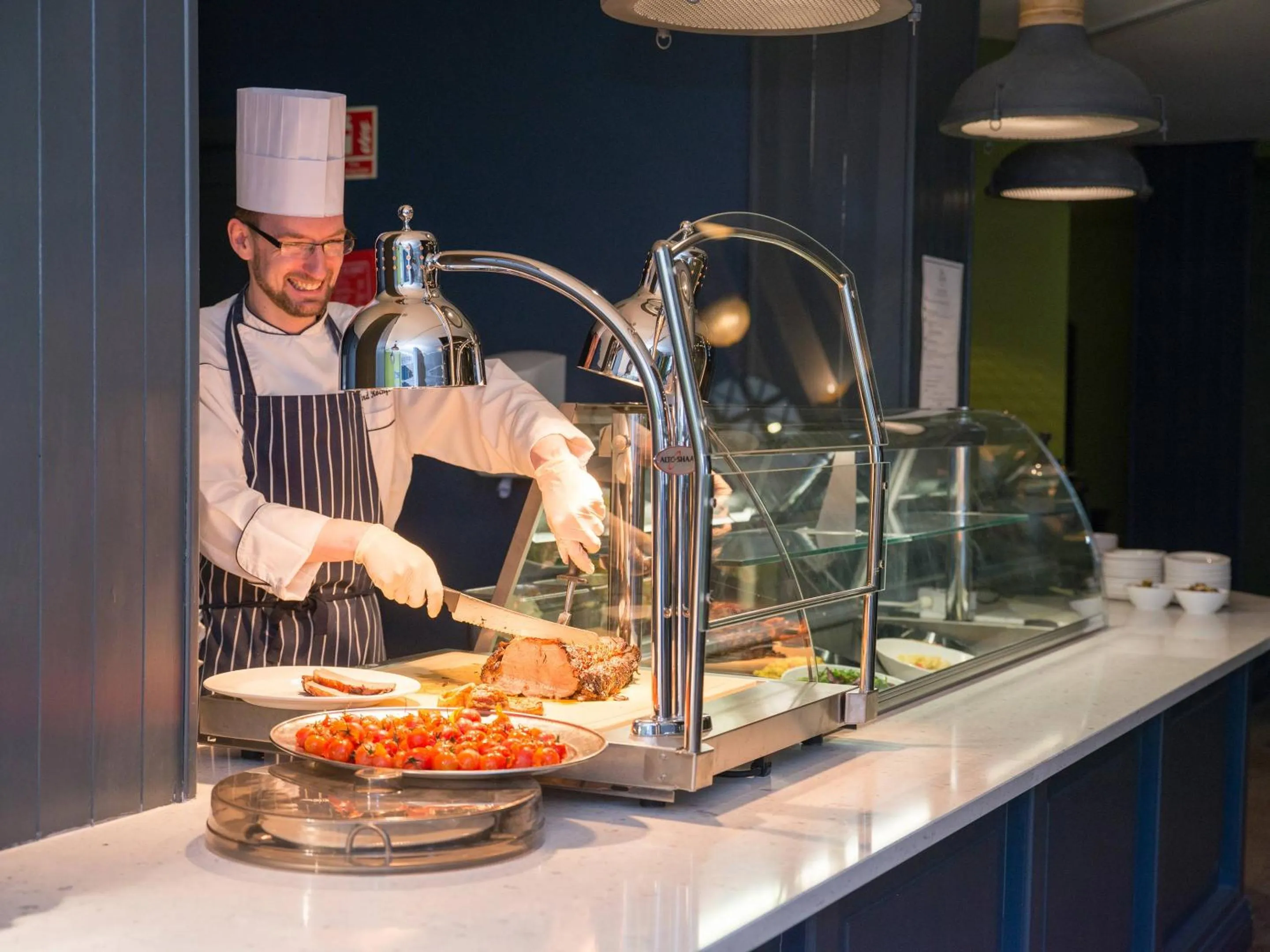 Restaurant/places to eat in Midlands Park Hotel