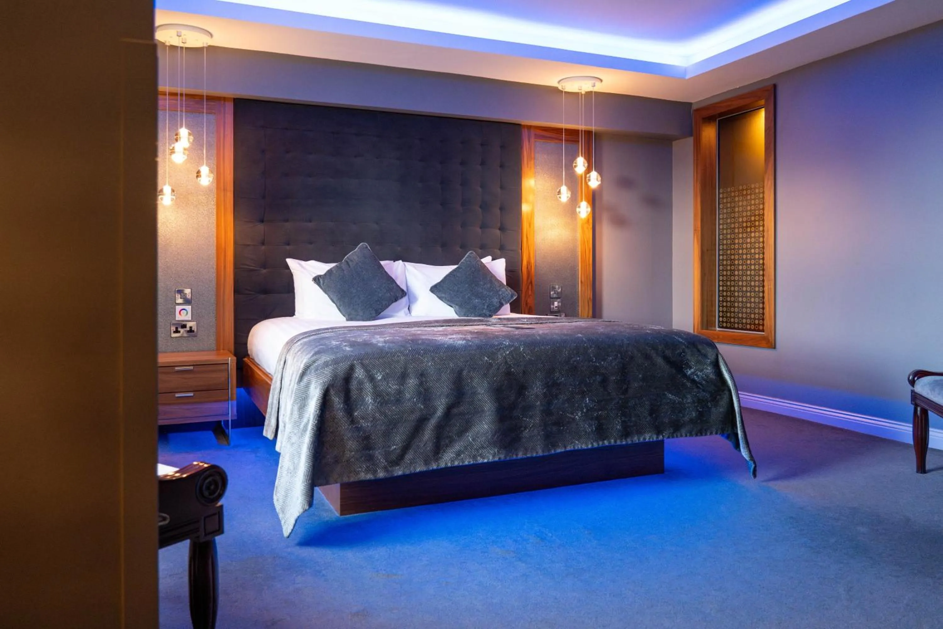 Bedroom, Bed in Midlands Park Hotel