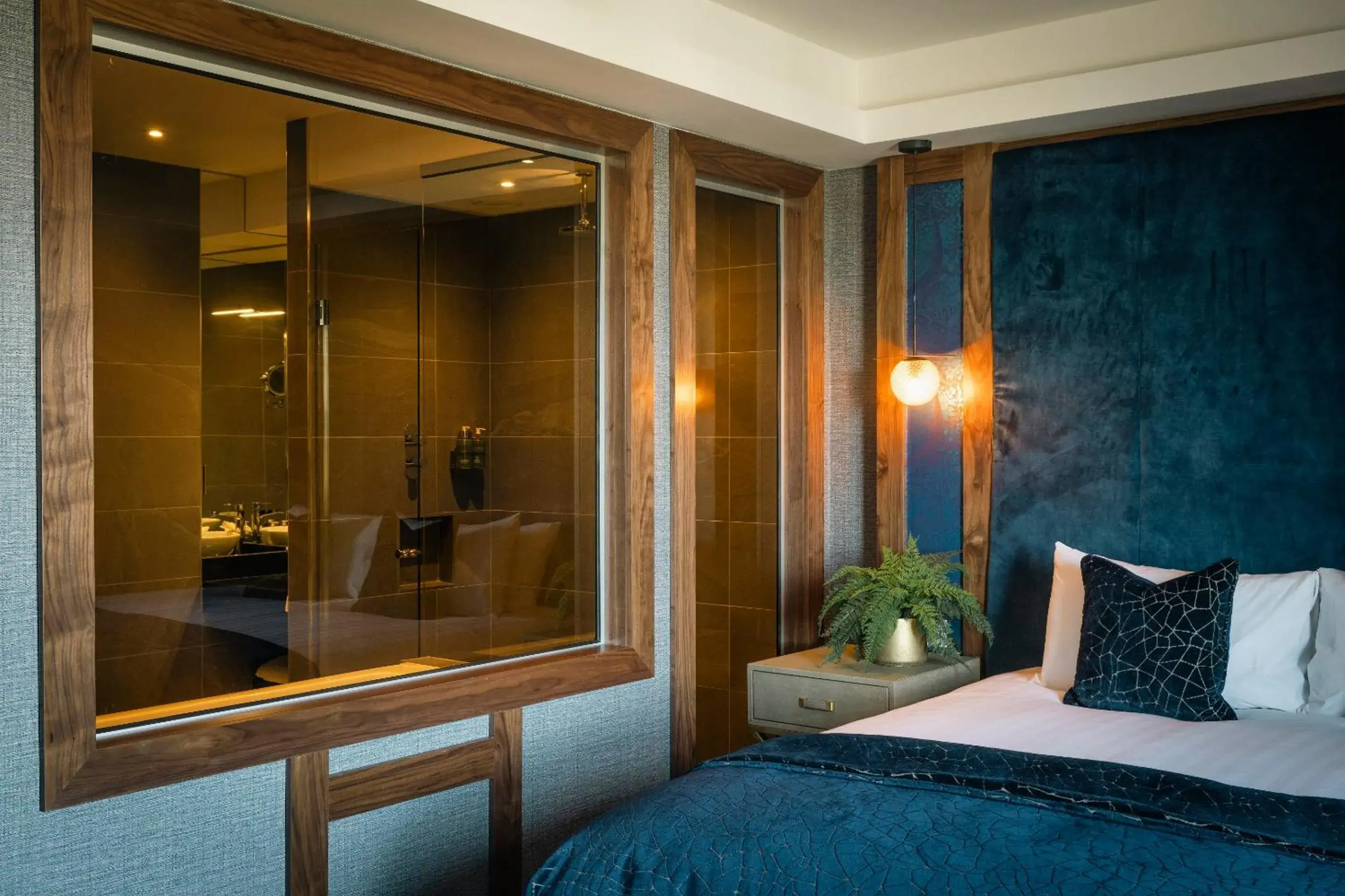 Couples Deluxe Room in Midlands Park Hotel Couples Deluxe Room in Midlands Park Hotel