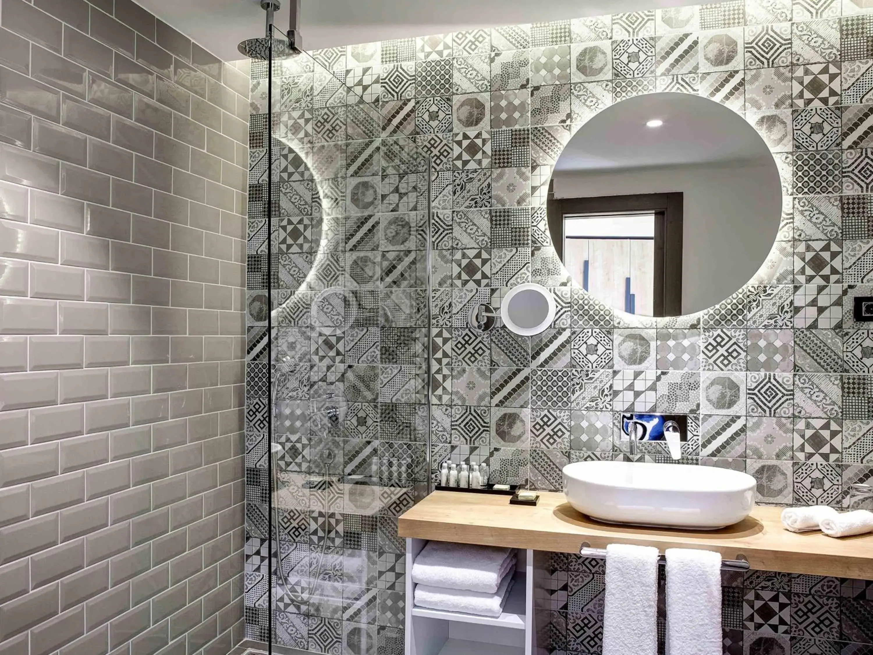 Superior King Room with Balcony in Tarcin Forest Resort & Spa Sarajevo - MGallery Collection Superior King Room with Balcony in Tarcin Forest Resort & Spa Sarajevo - MGallery Collection