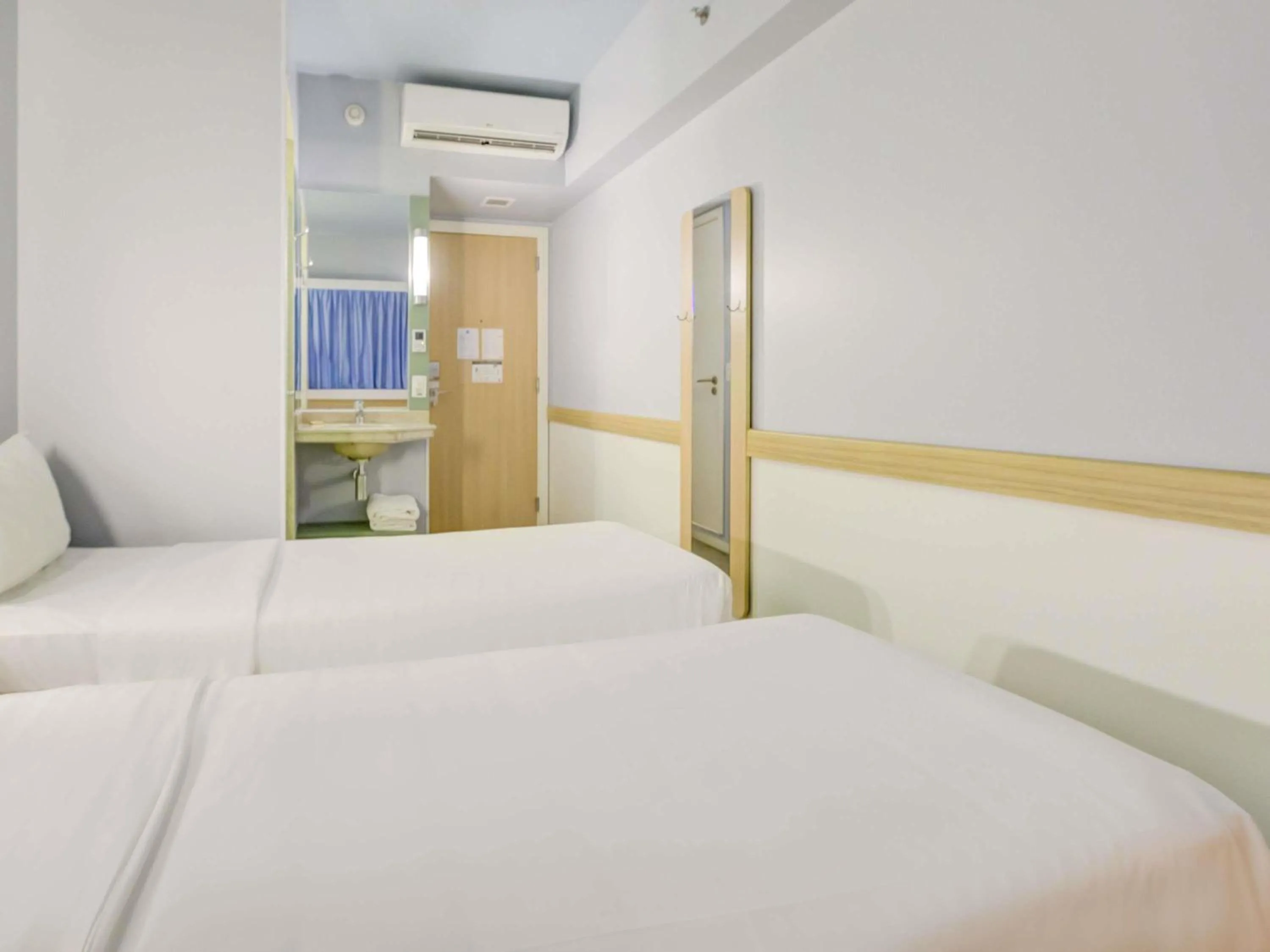 Bedroom, Bed in ibis budget Rio de Janeiro Nova America