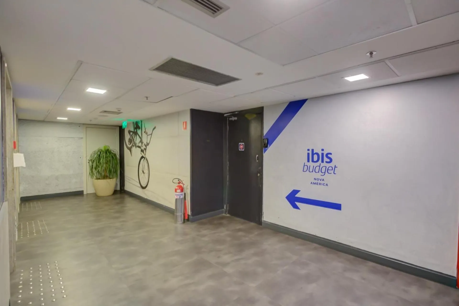 Lobby or reception in ibis budget Rio de Janeiro Nova America