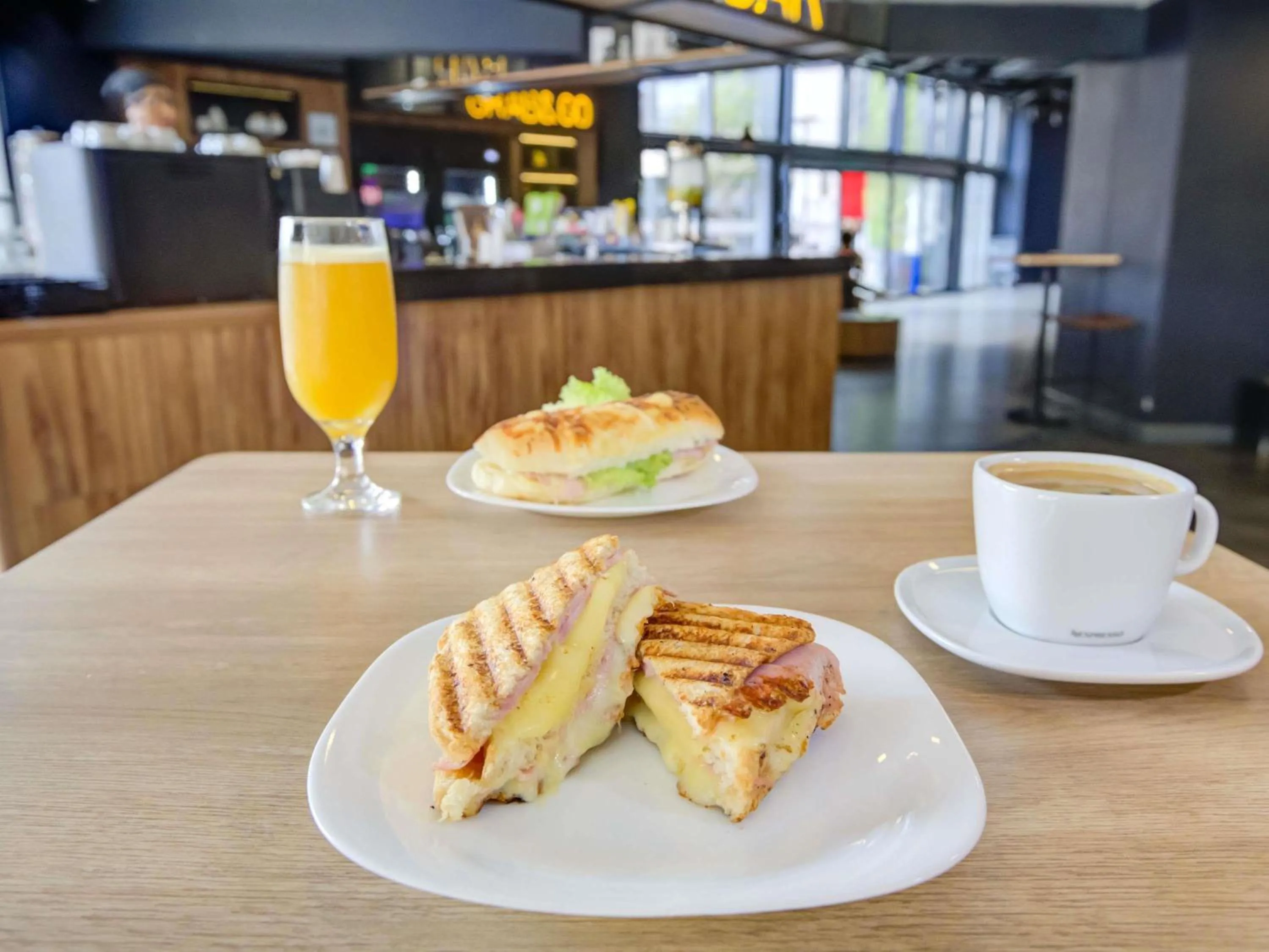 Lounge or bar in ibis budget Rio de Janeiro Nova America