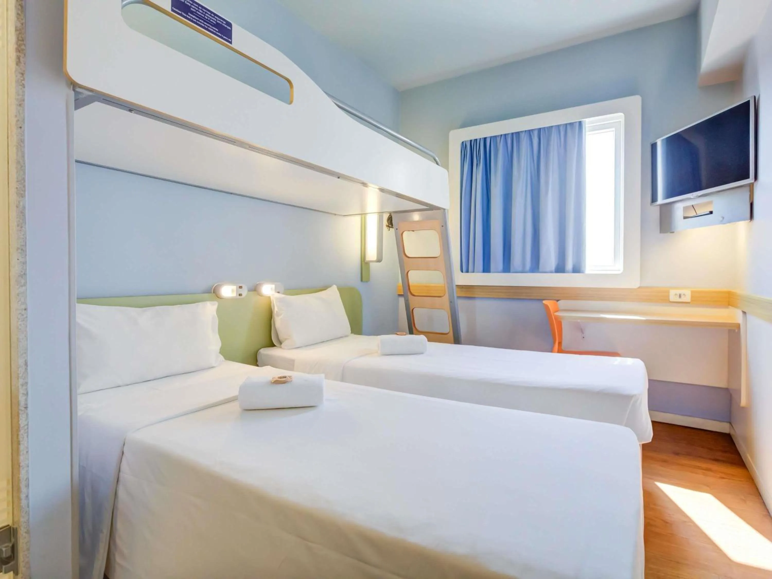 Bedroom, Bed in ibis budget Rio de Janeiro Nova America