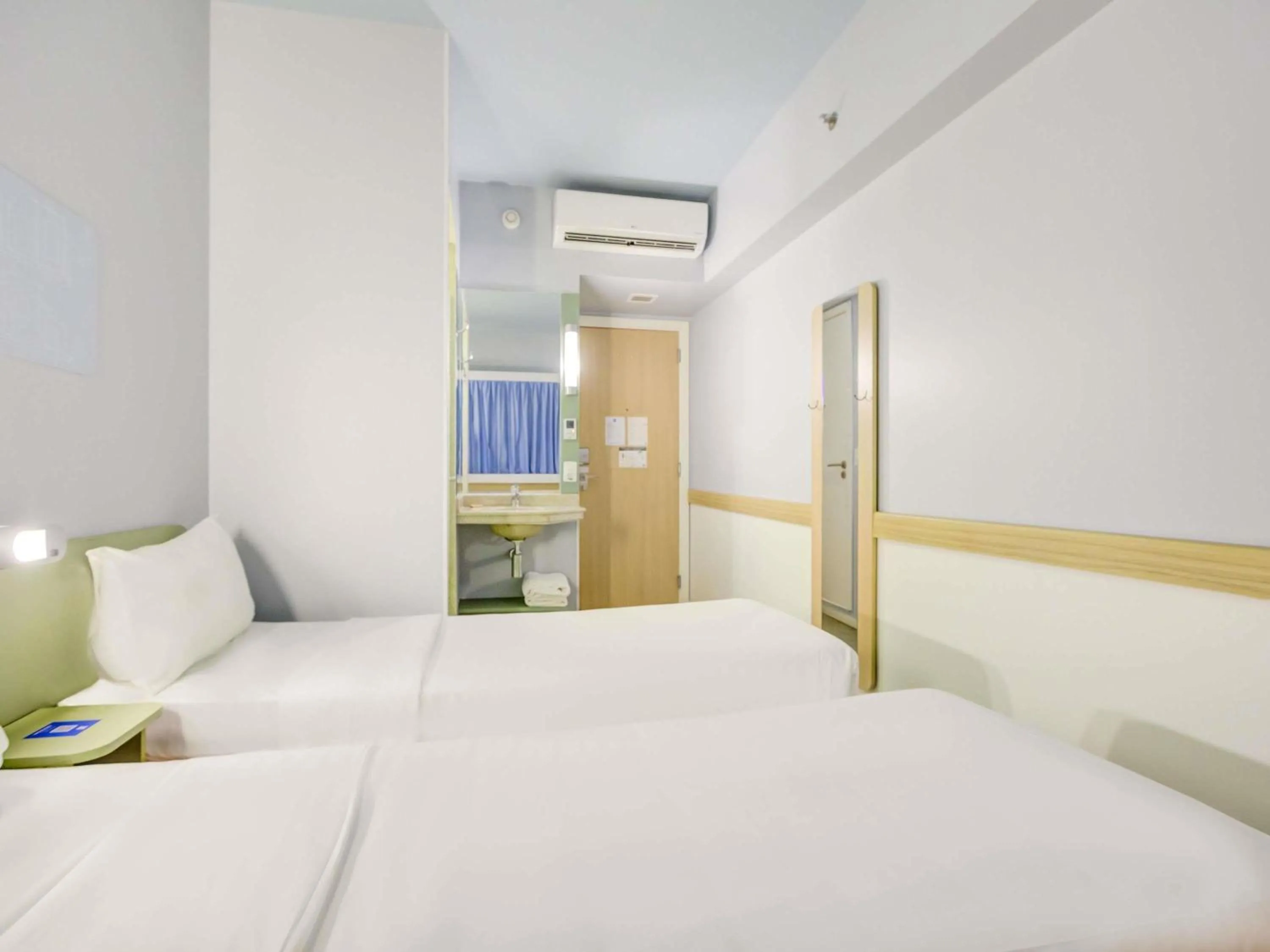 Bedroom, Bed in ibis budget Rio de Janeiro Nova America