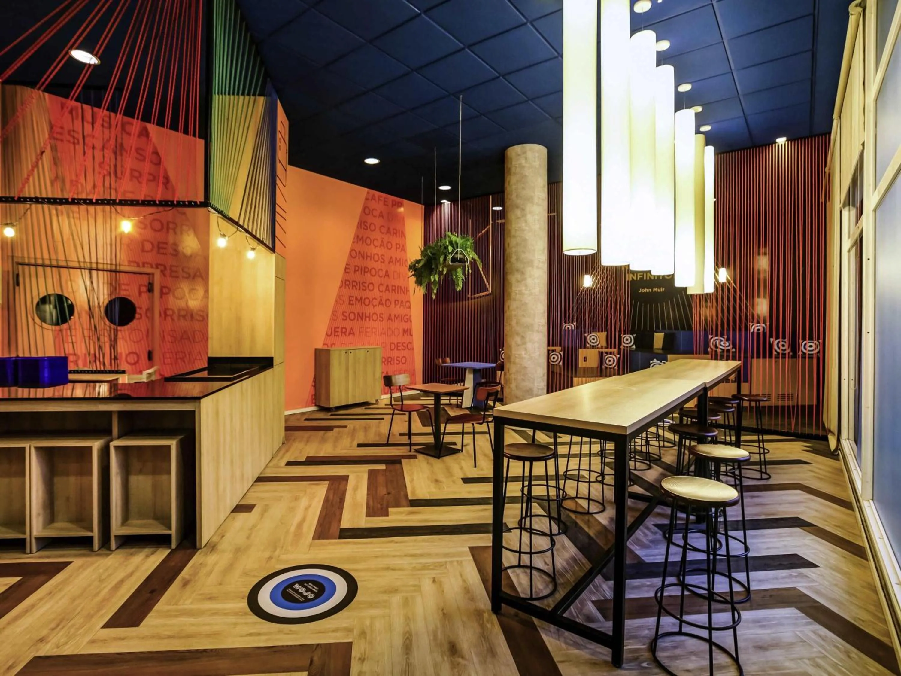 Restaurant/places to eat in ibis budget Tambore