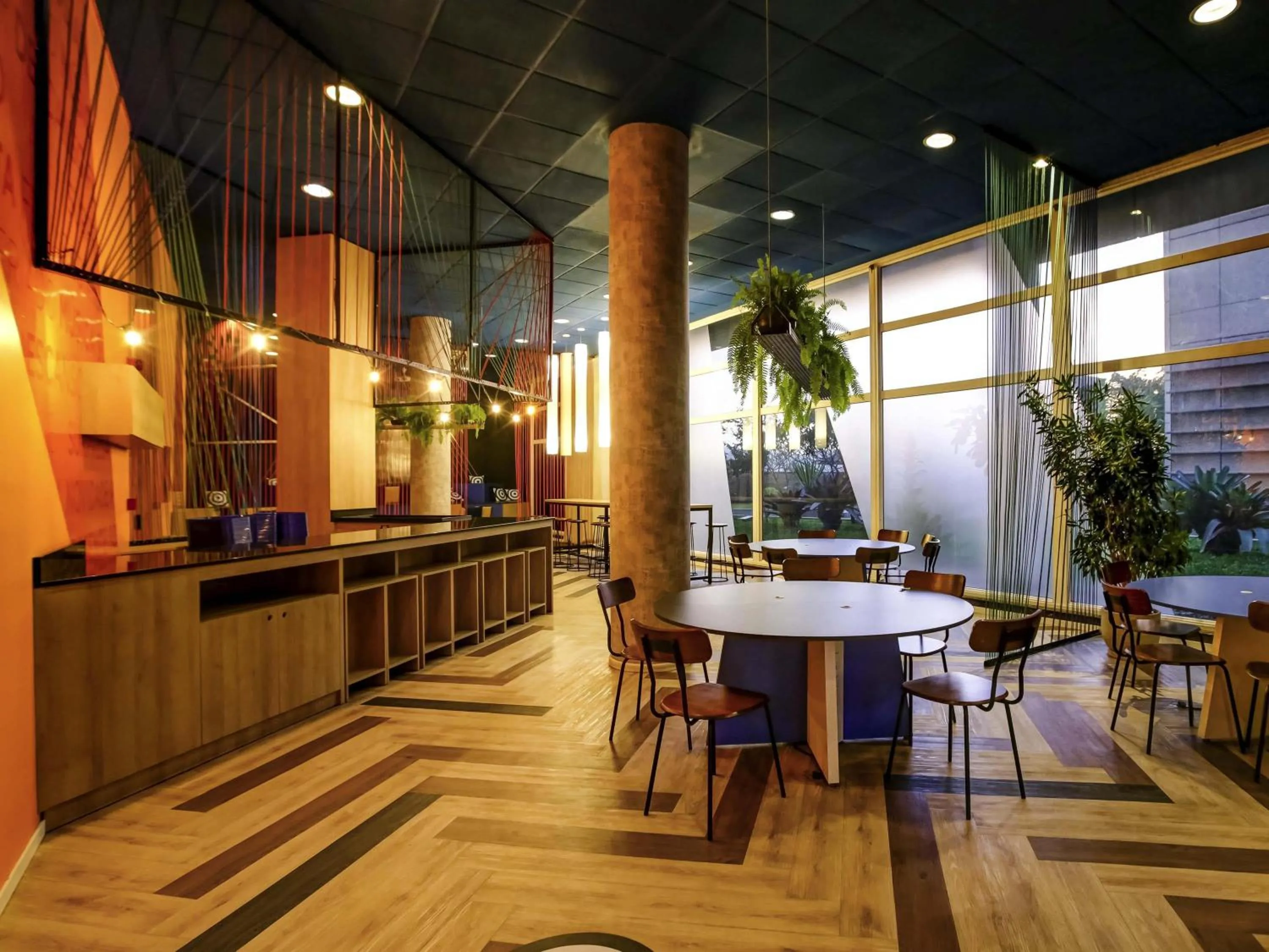 Restaurant/places to eat in ibis budget Tambore