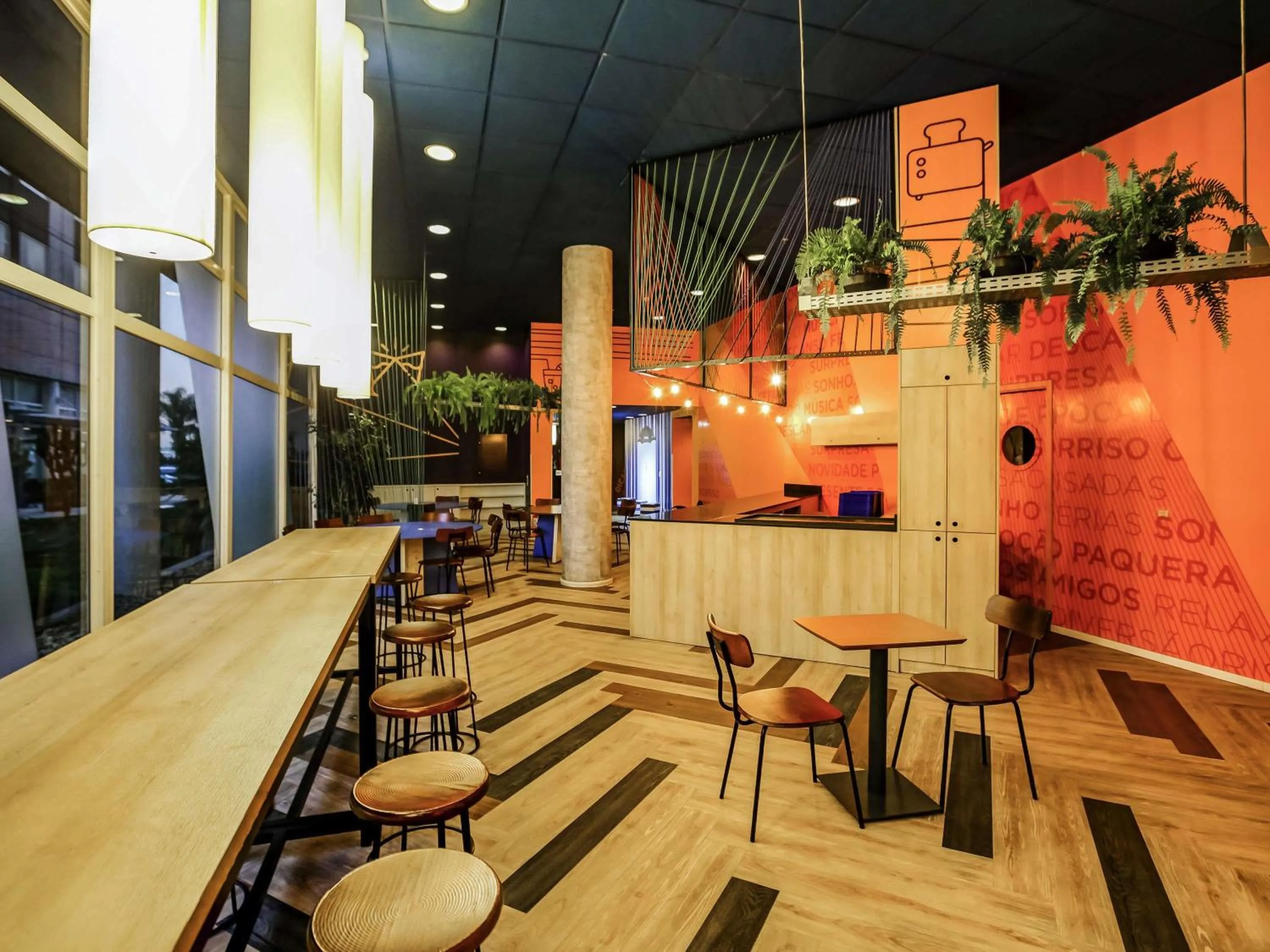 Restaurant/places to eat in ibis budget Tambore