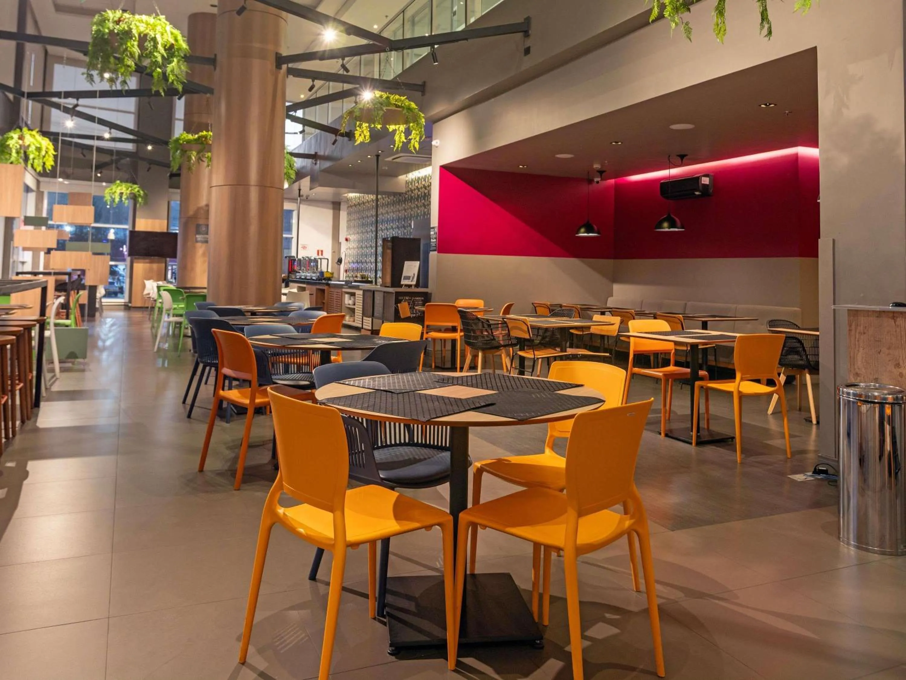 Restaurant/places to eat in ibis budget Jundiai Shopping