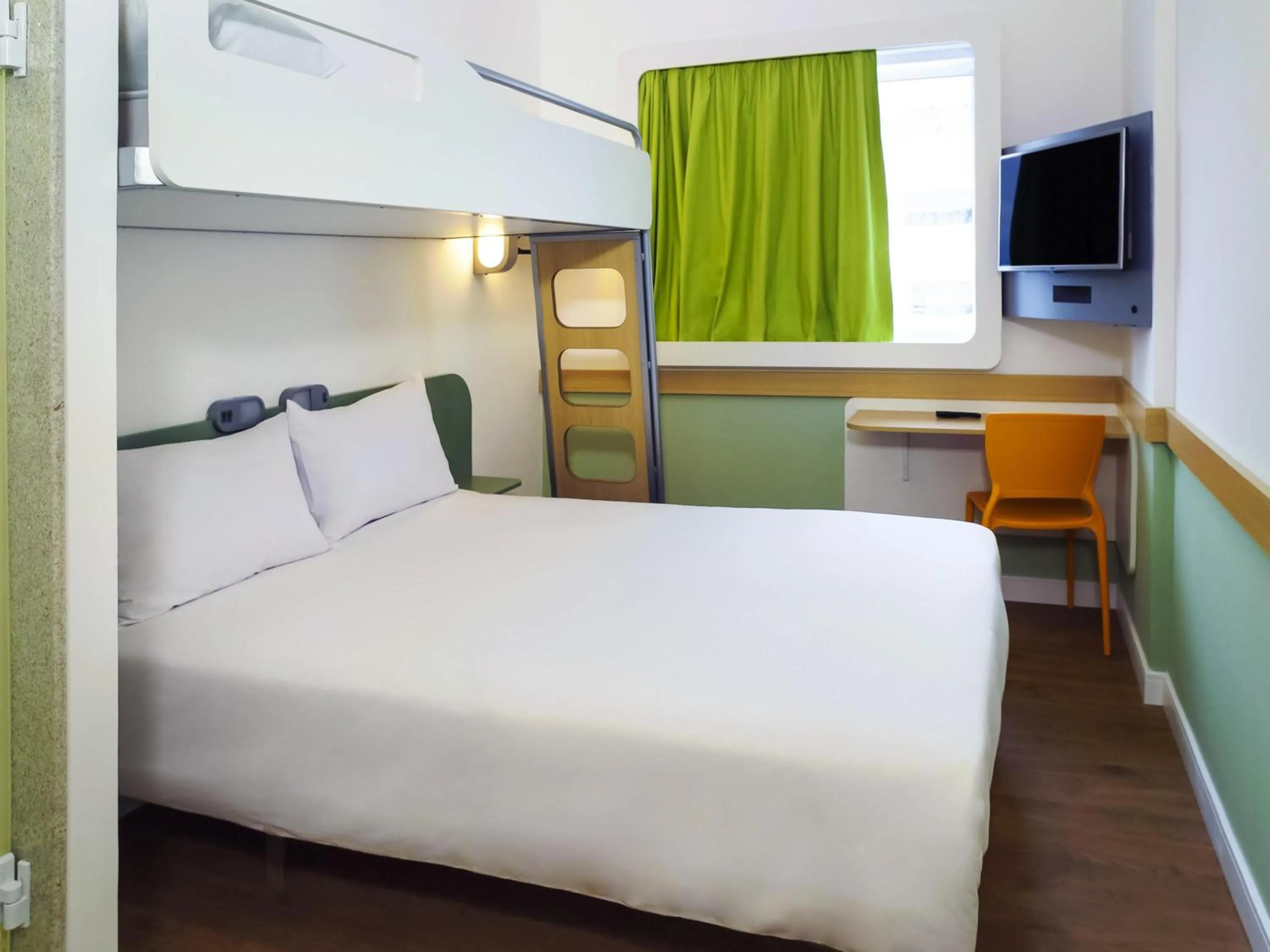 Bedroom, Bed in ibis budget Osasco