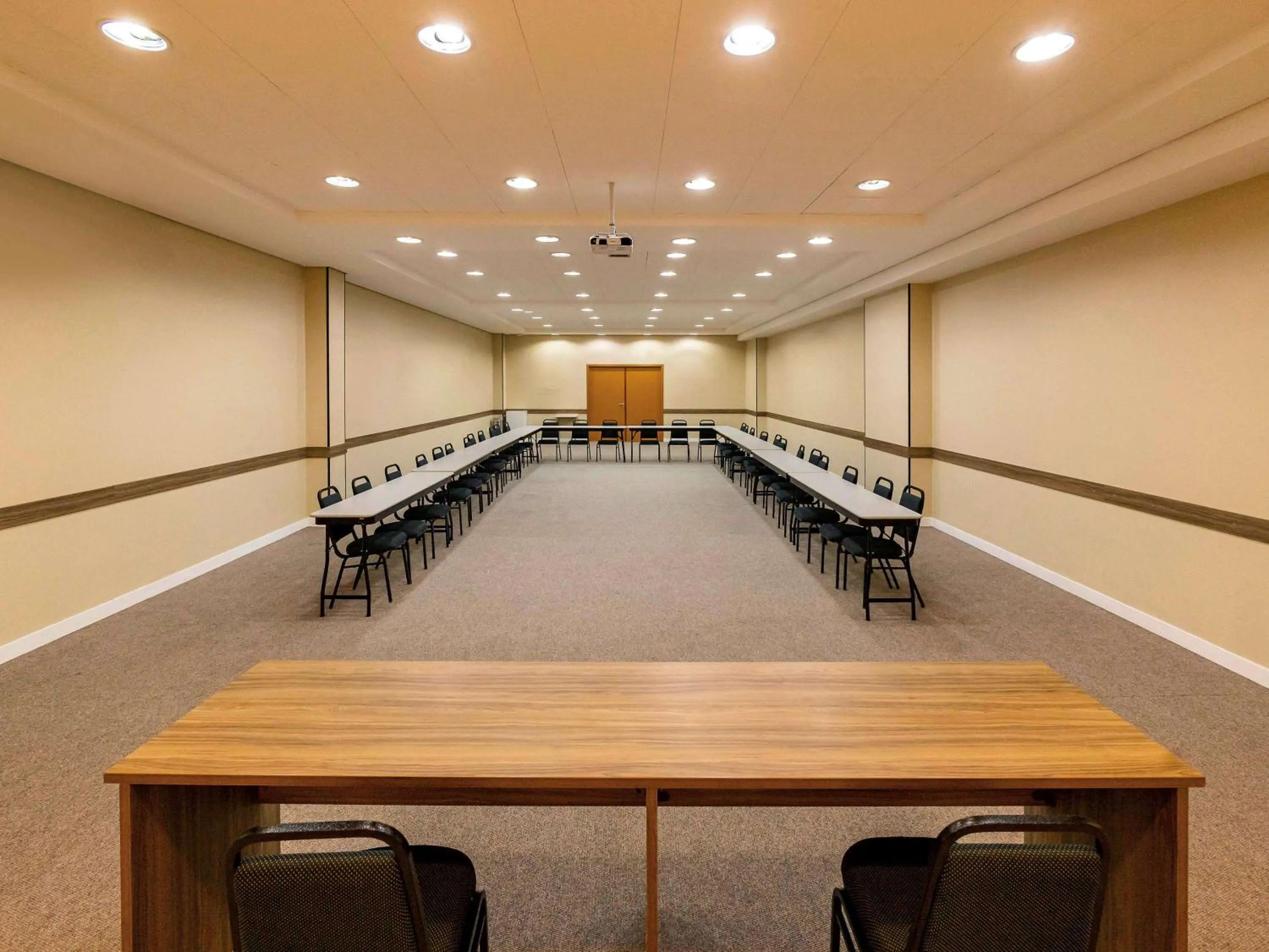 Business facilities in HUS Hotel MARINGA