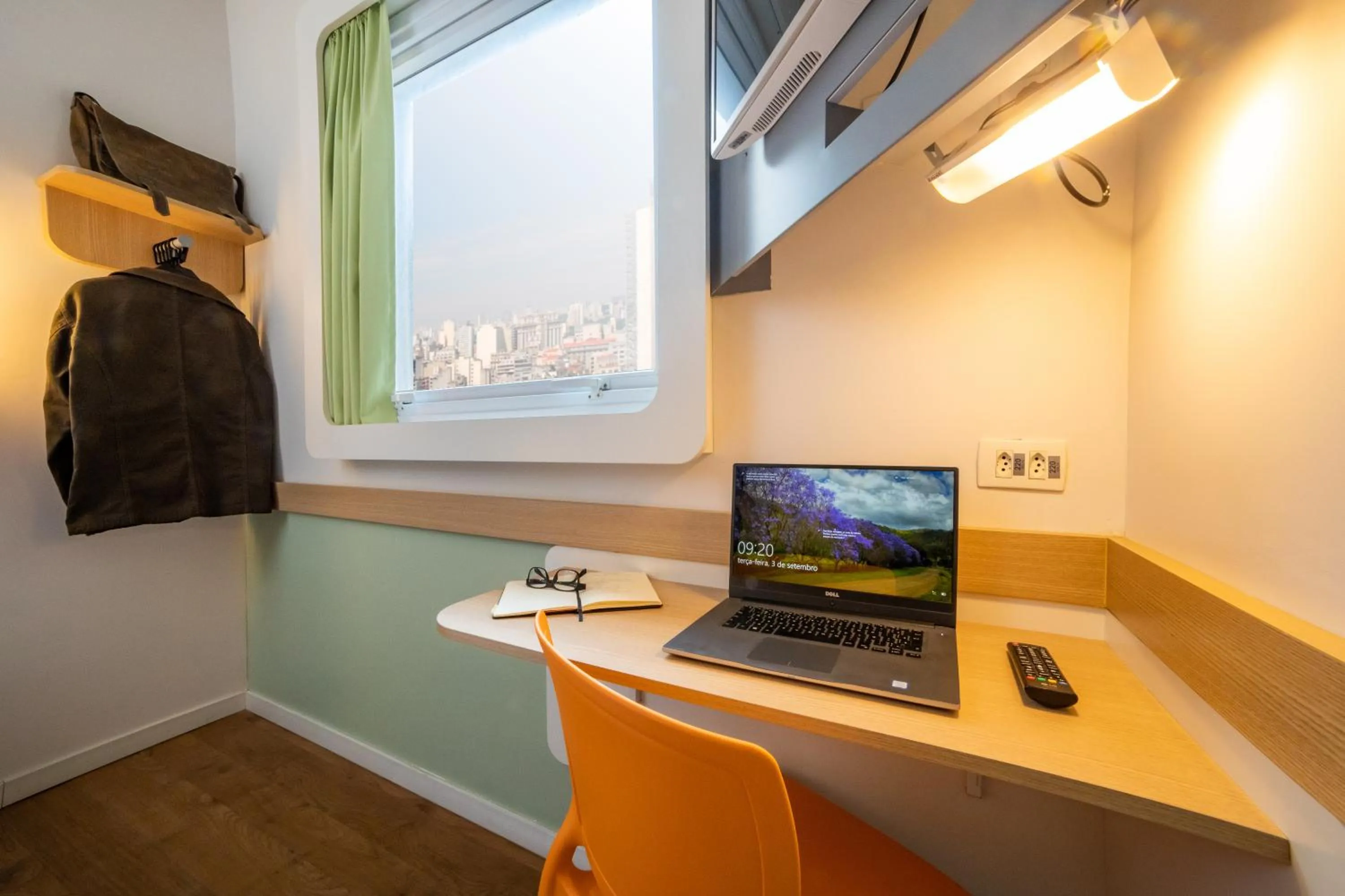 Bedroom in ibis budget SP Frei Caneca