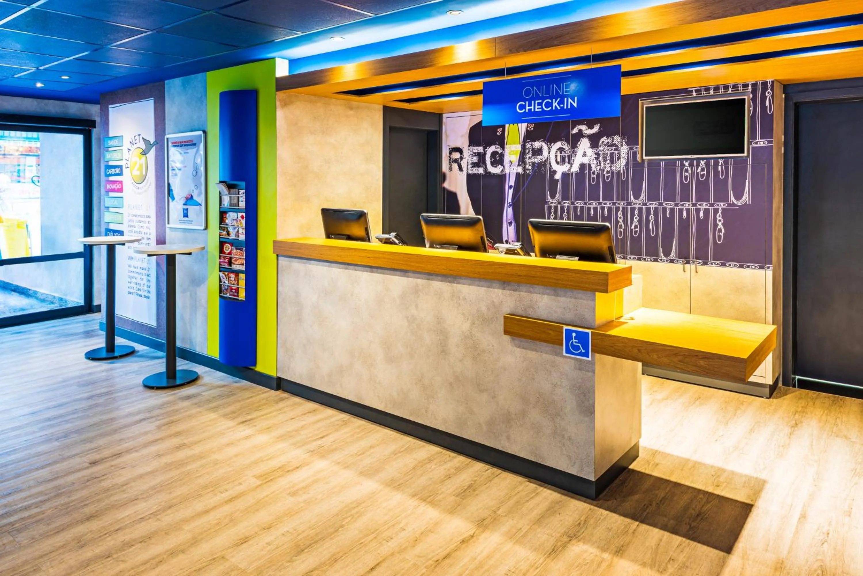 Lobby or reception in ibis budget SP Frei Caneca