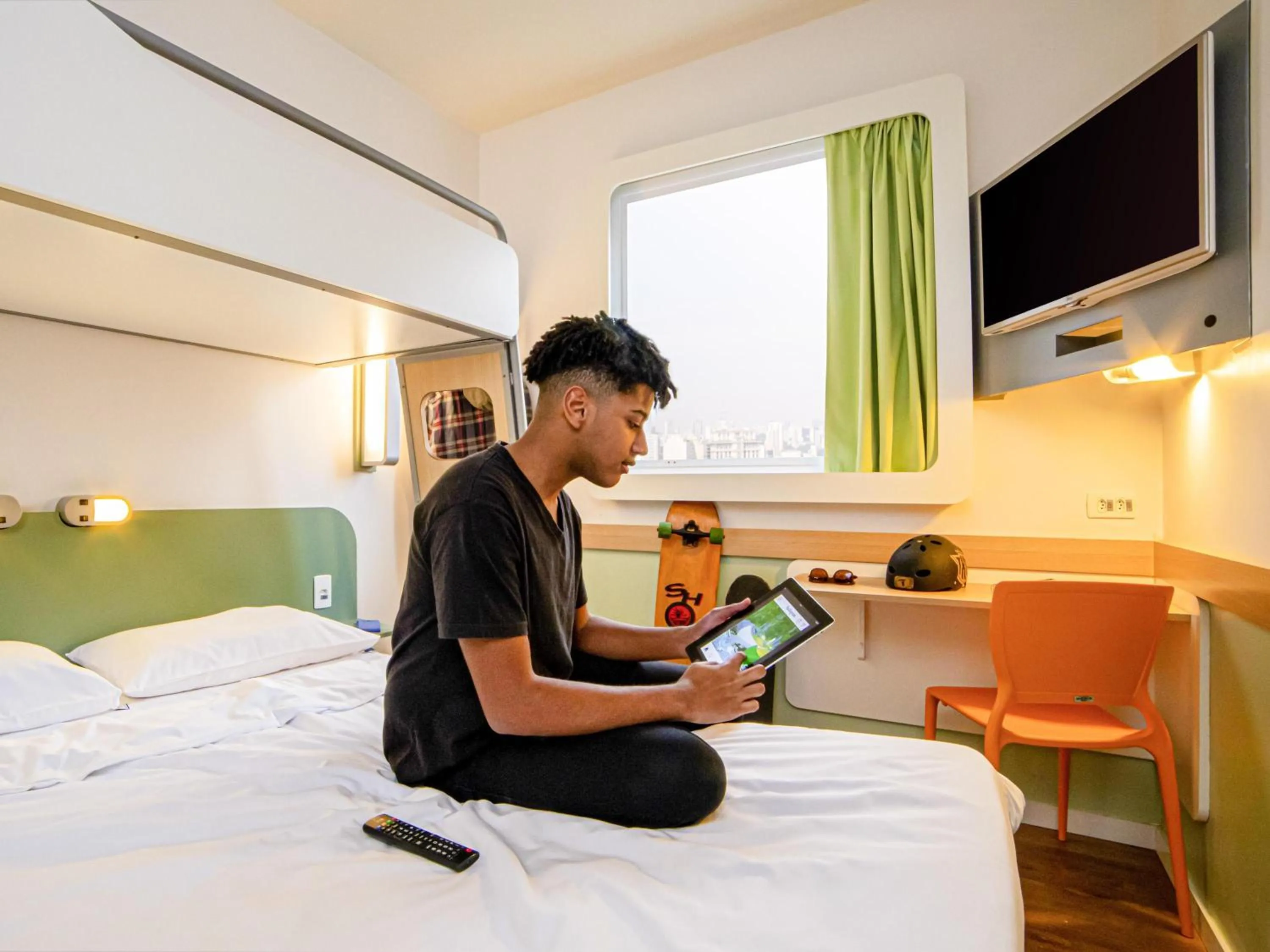 Bedroom, Bed in ibis budget SP Frei Caneca