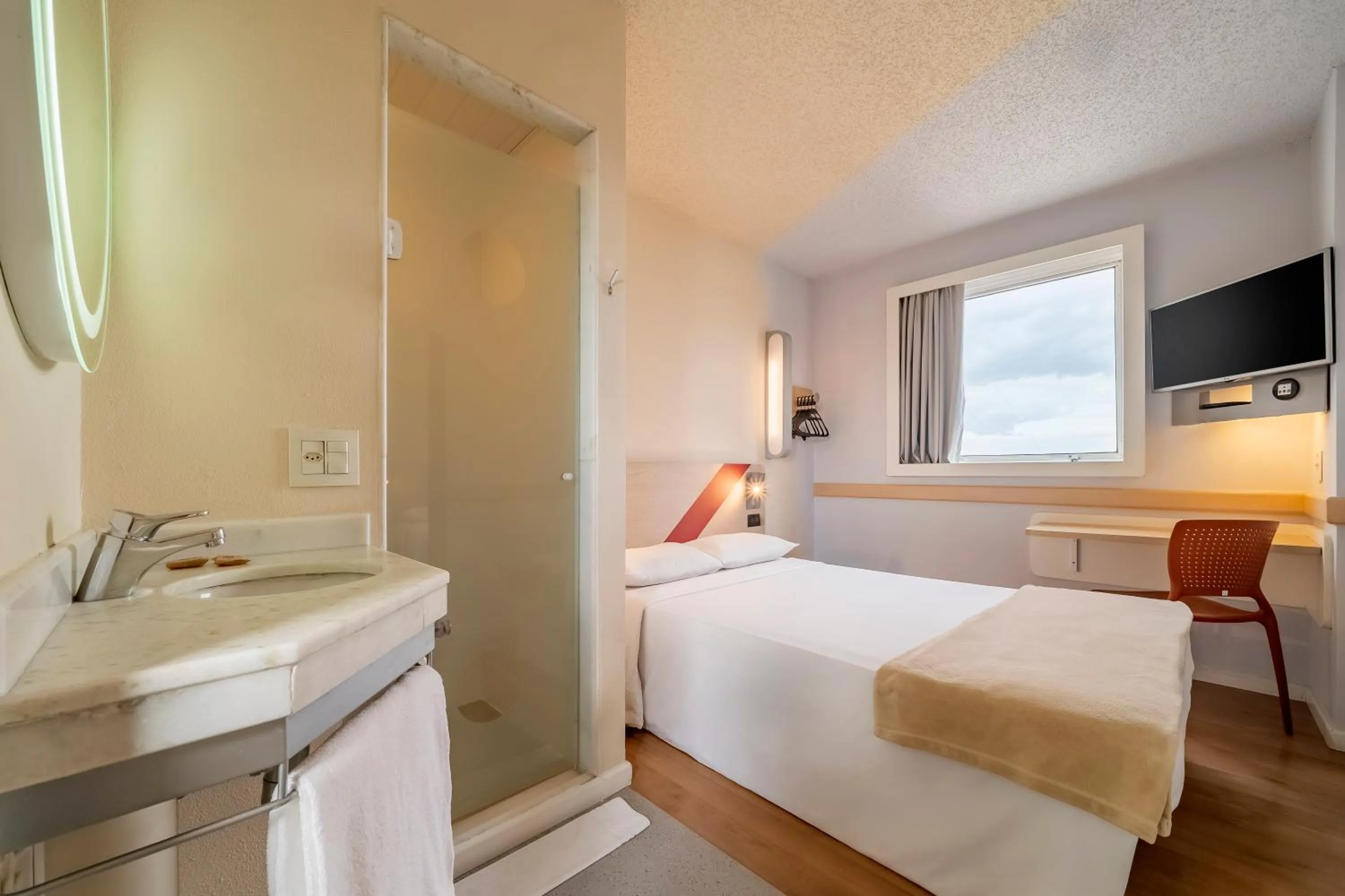 Bedroom, Bed in ibis budget Sao Paulo Paulista