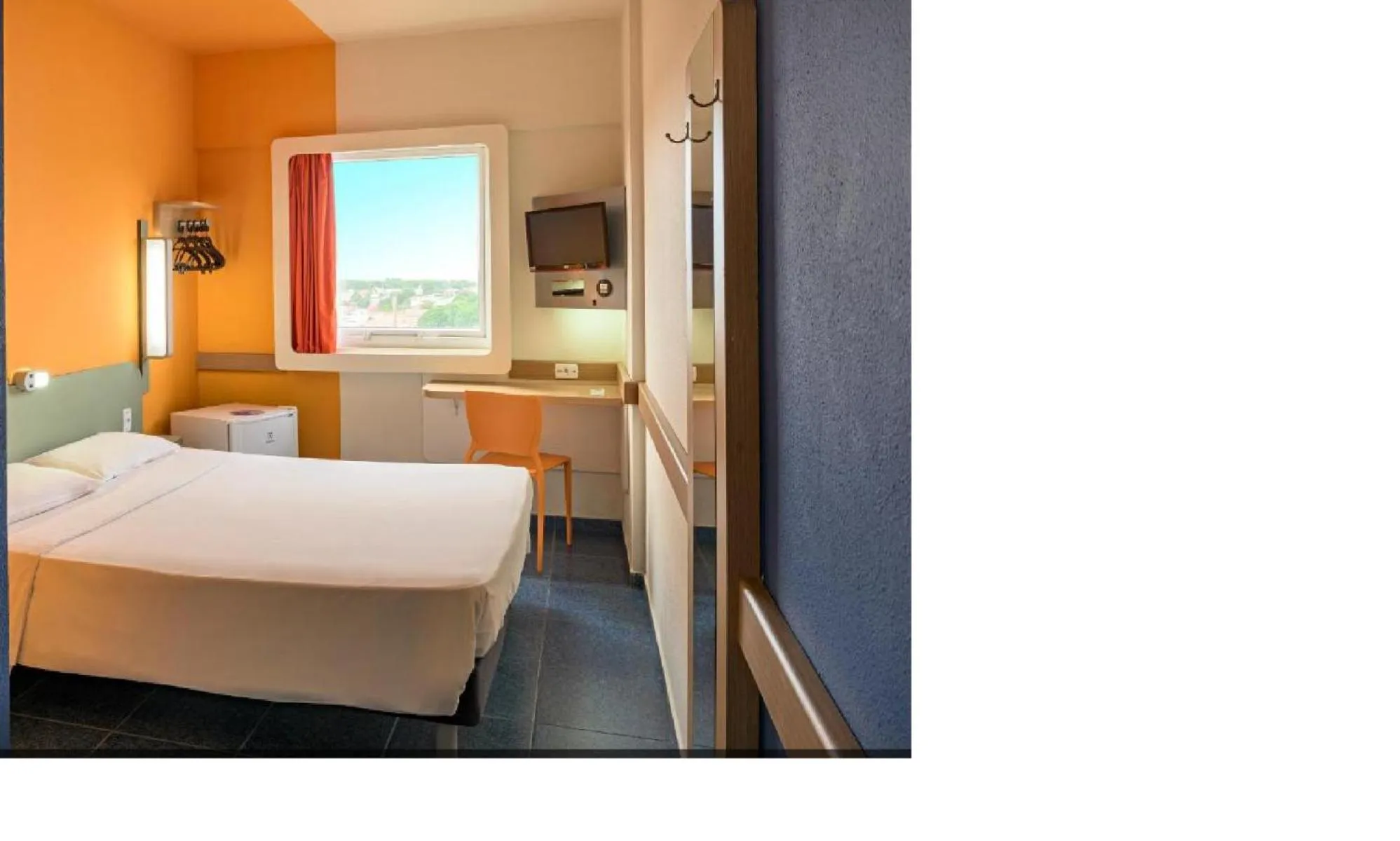 Photo of the whole room, Bed in ibis budget Belem