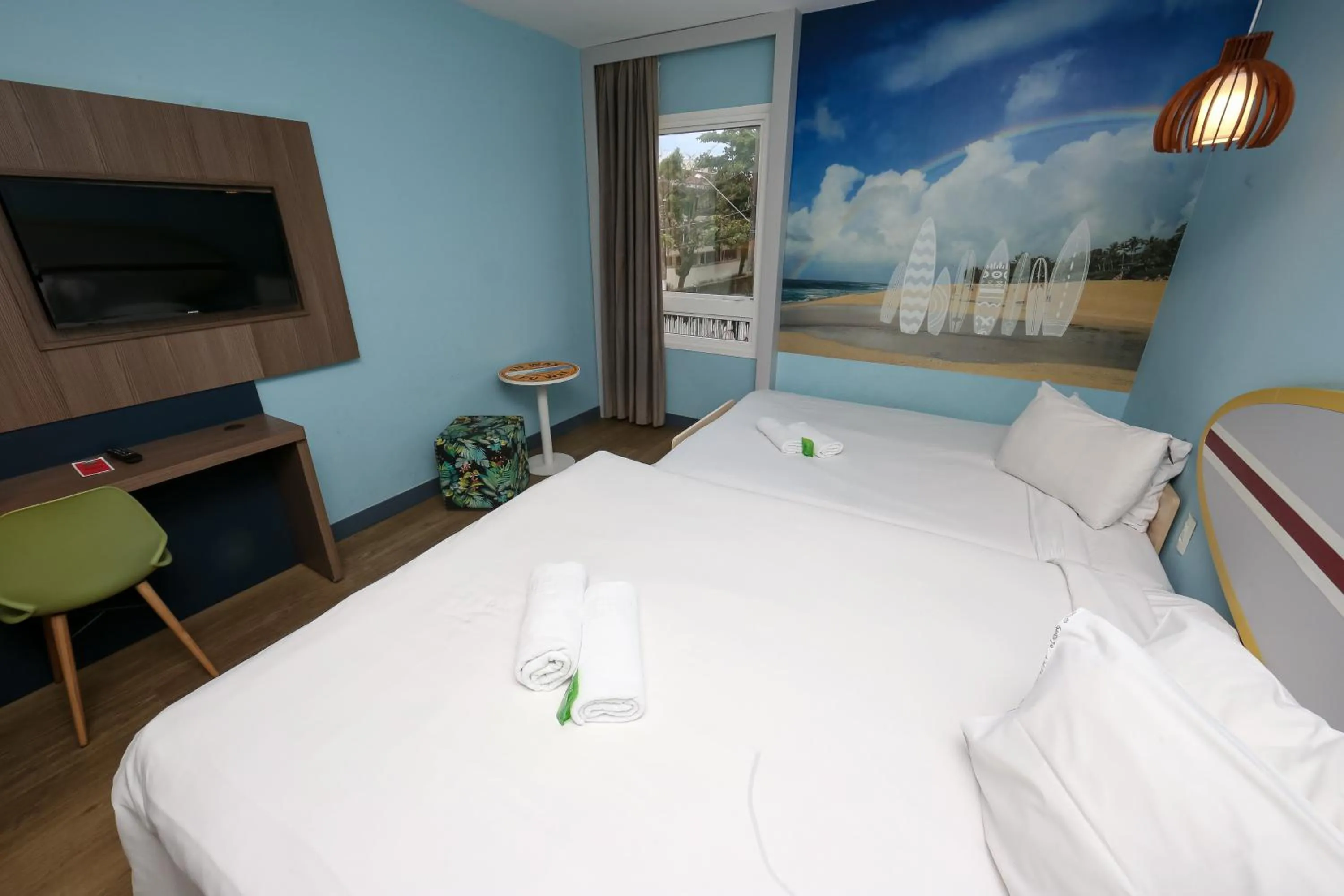 TV and multimedia, Bed in Delphin Surf Hotel