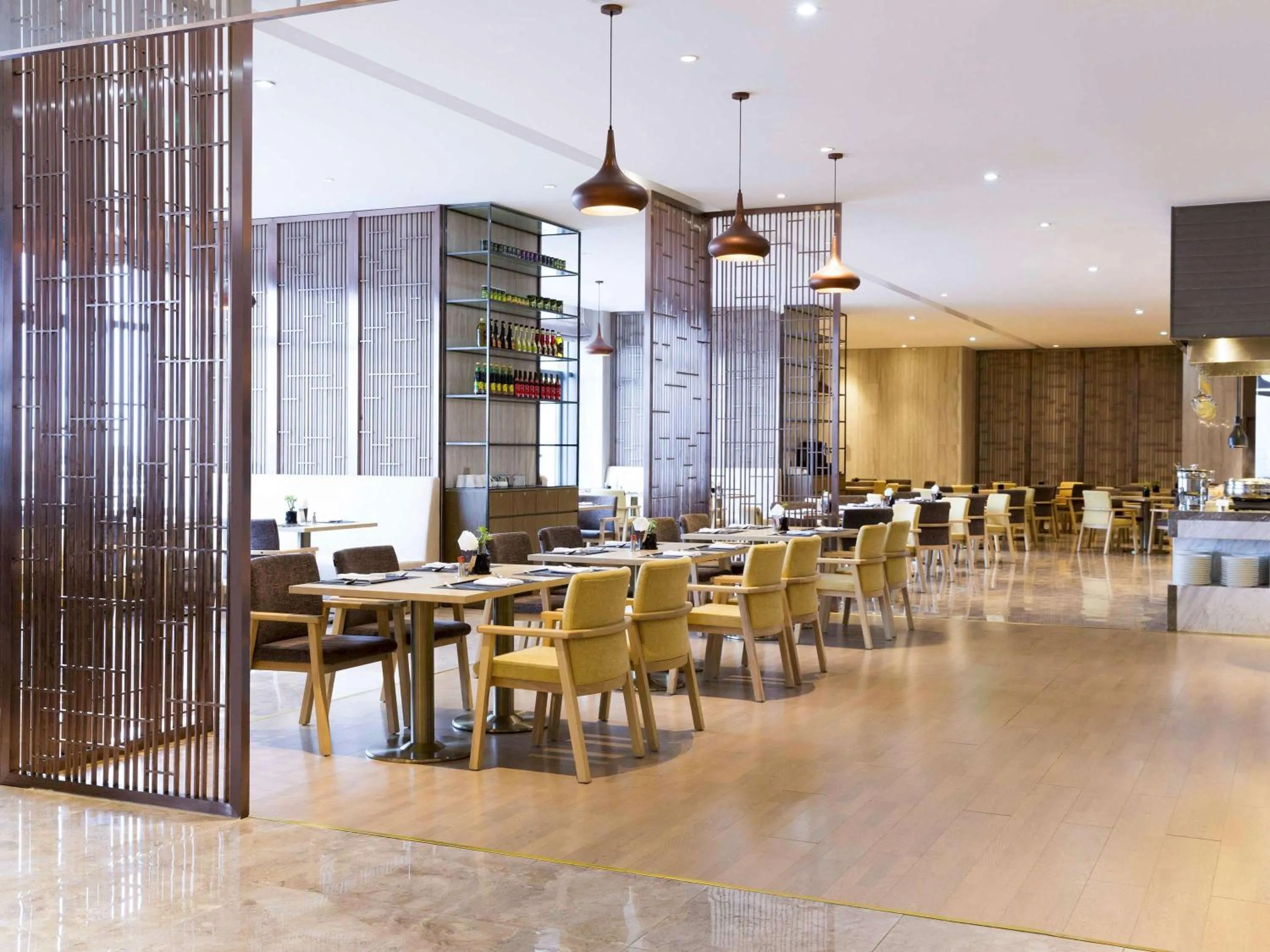 Restaurant/Places to Eat in Novotel Rizhao Suning
