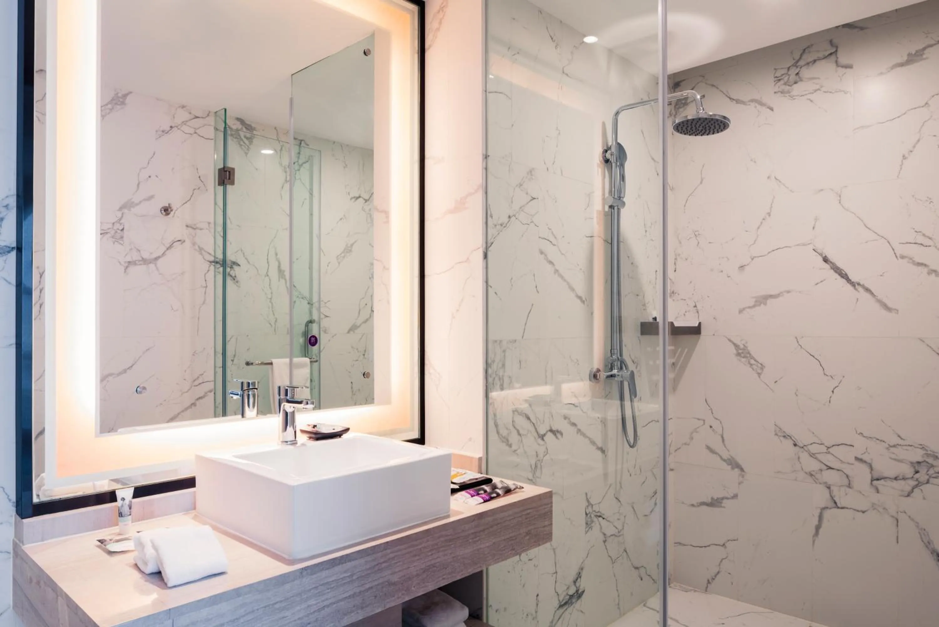 Shower in Mercure Shanghai Hongqiao South