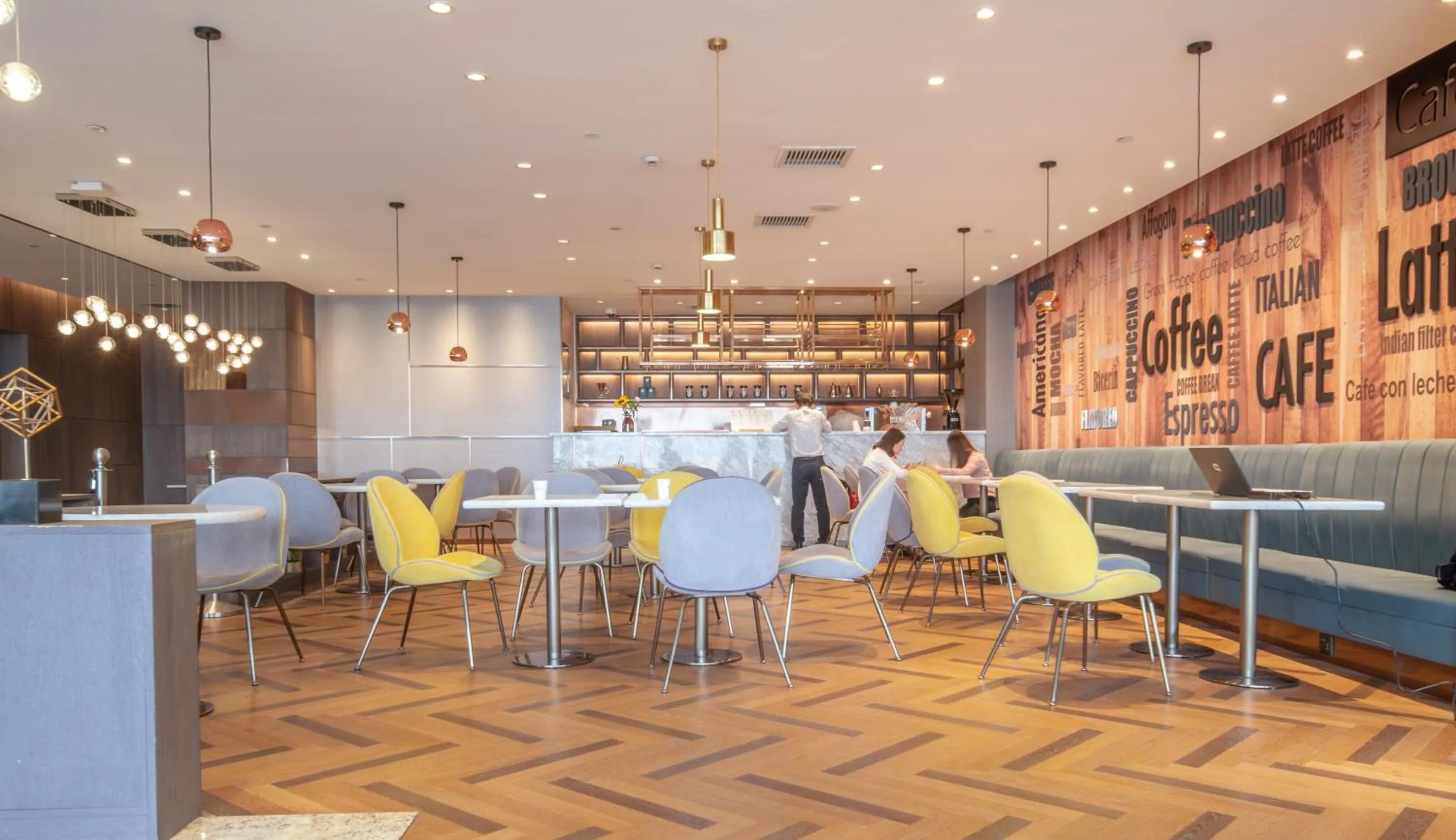 Seating area in Mercure Shanghai Hongqiao South