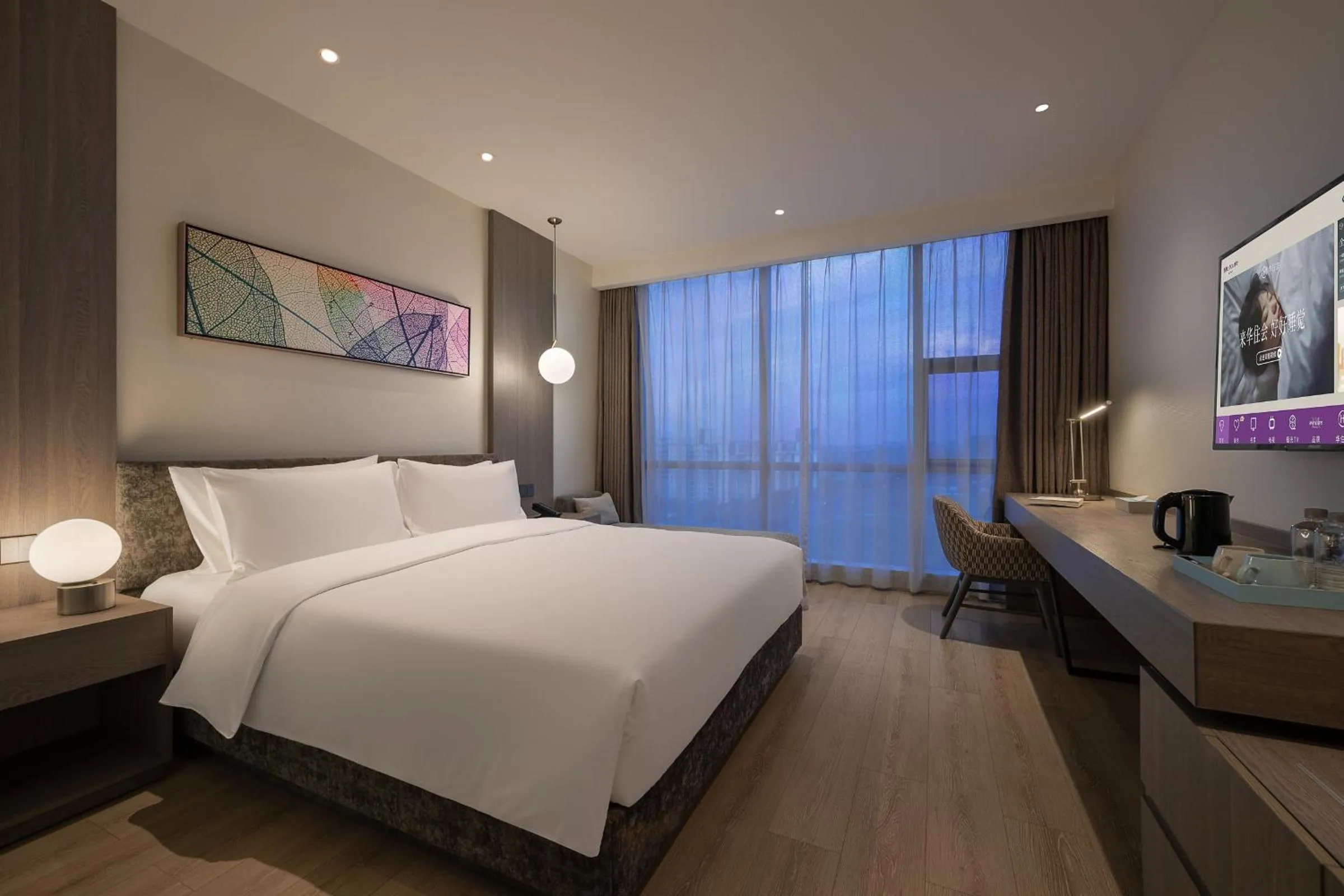 Photo of the whole room, Bed in Mercure Shanghai Hongqiao South