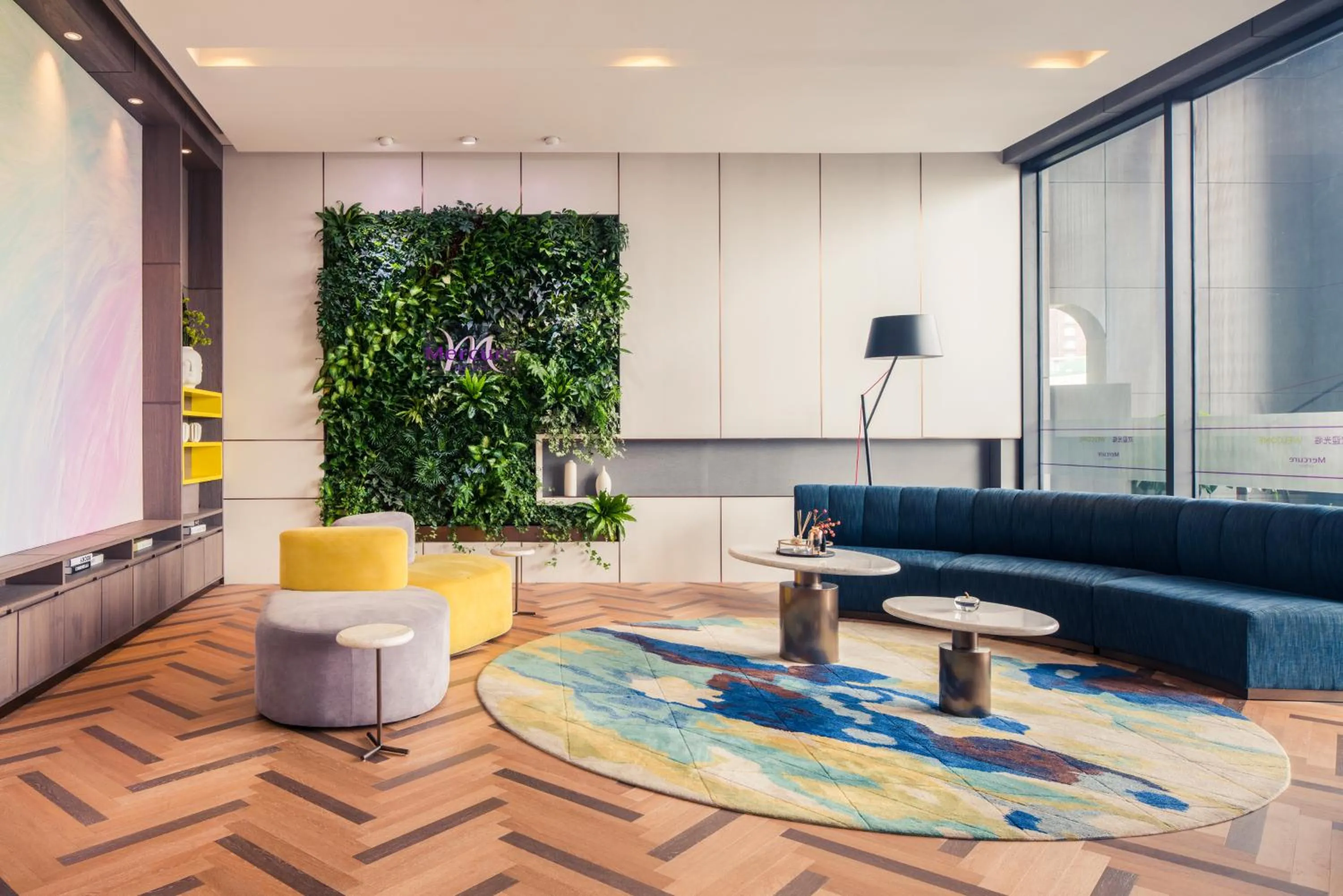 Seating area in Mercure Shanghai Hongqiao South