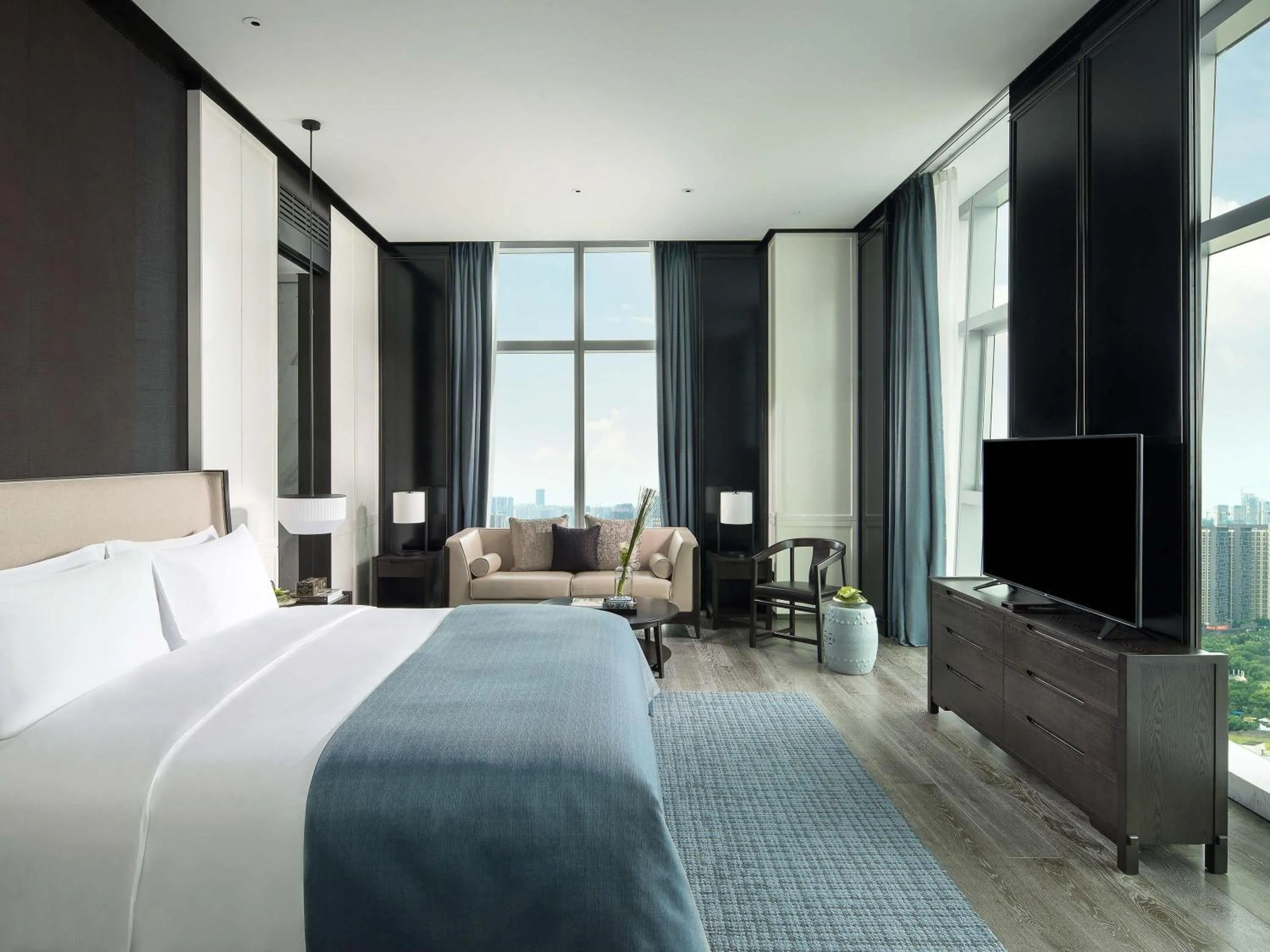 Photo of the whole room, Bed in Sofitel Foshan Shunde